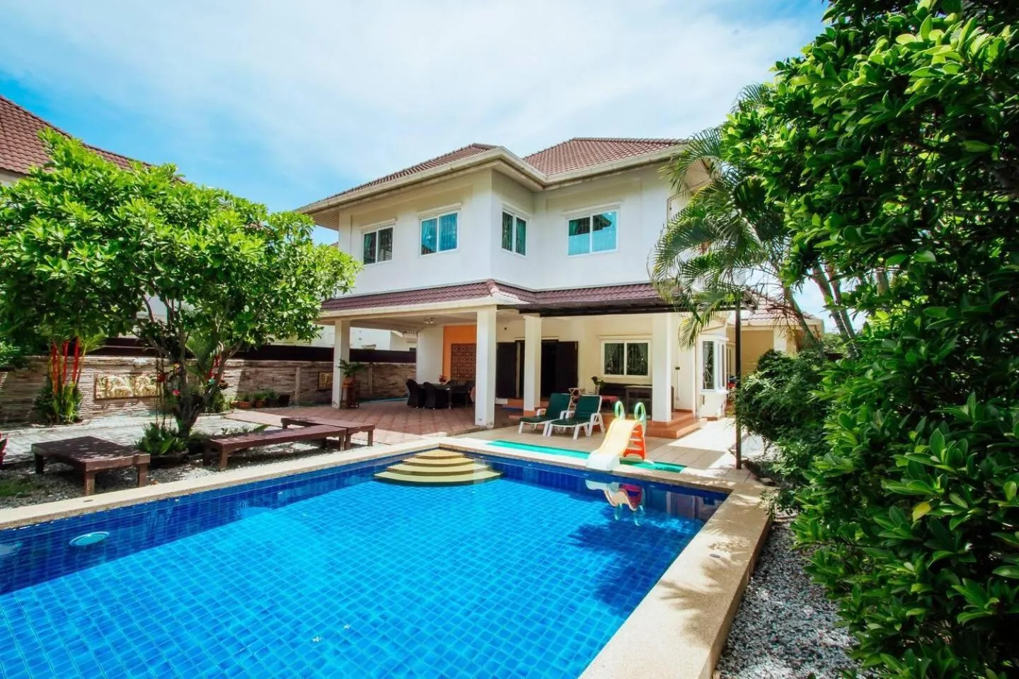Captivating 3-Bed Villa in Muang Pattaya