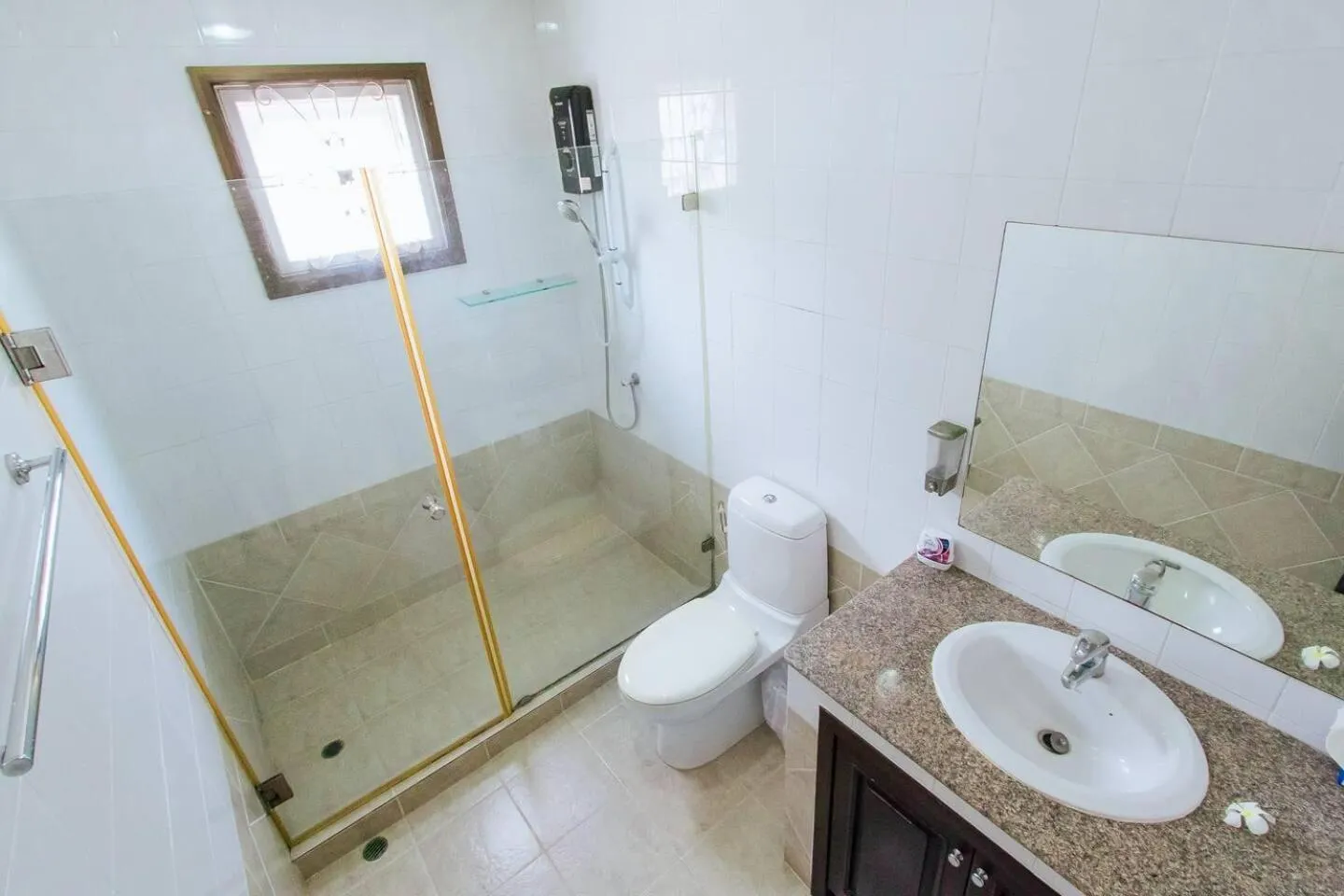 Photo of the whole room in Captivating 3-Bed Villa in Muang Pattaya