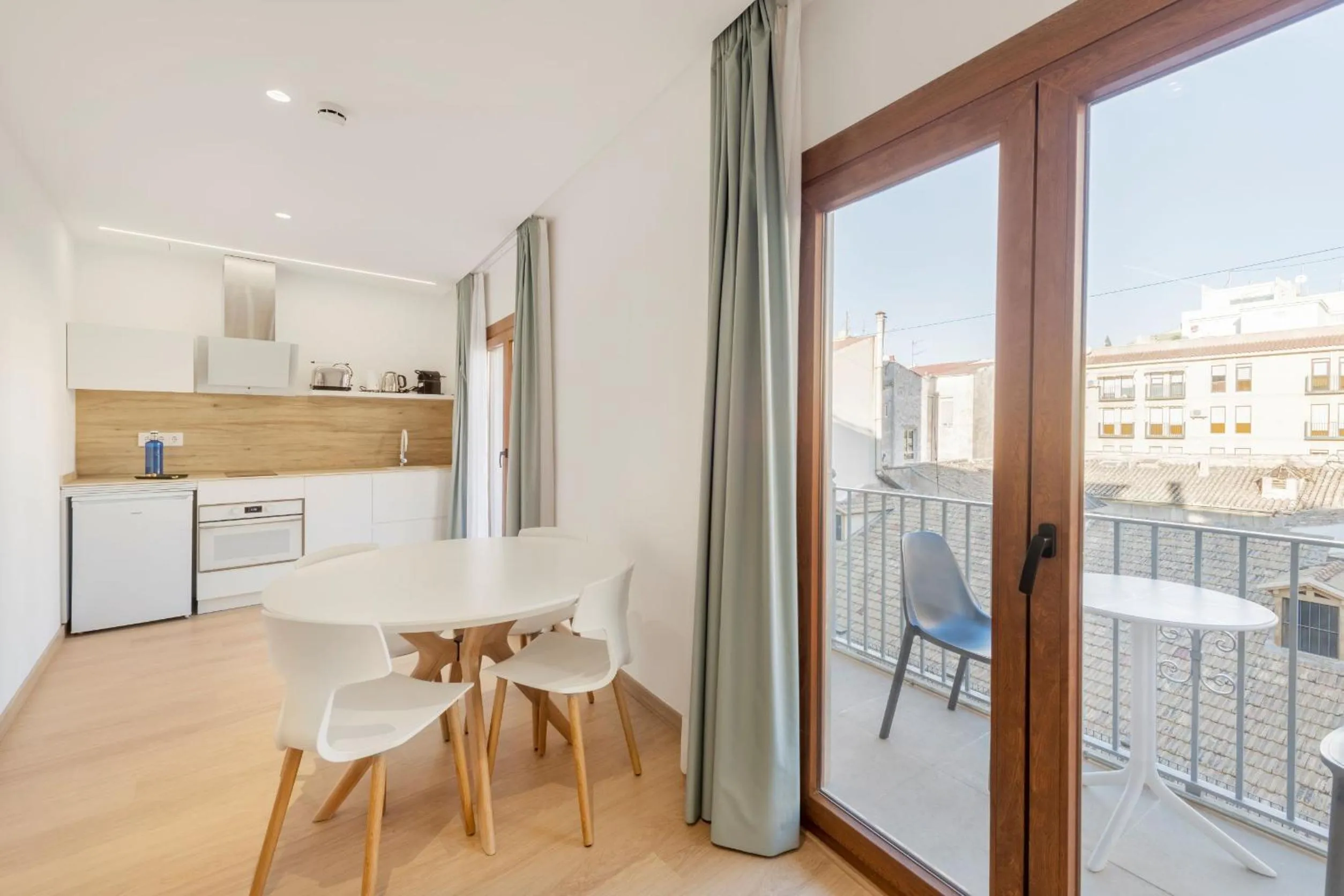 Coffee/tea facilities in Odyssey Rooms Alicante