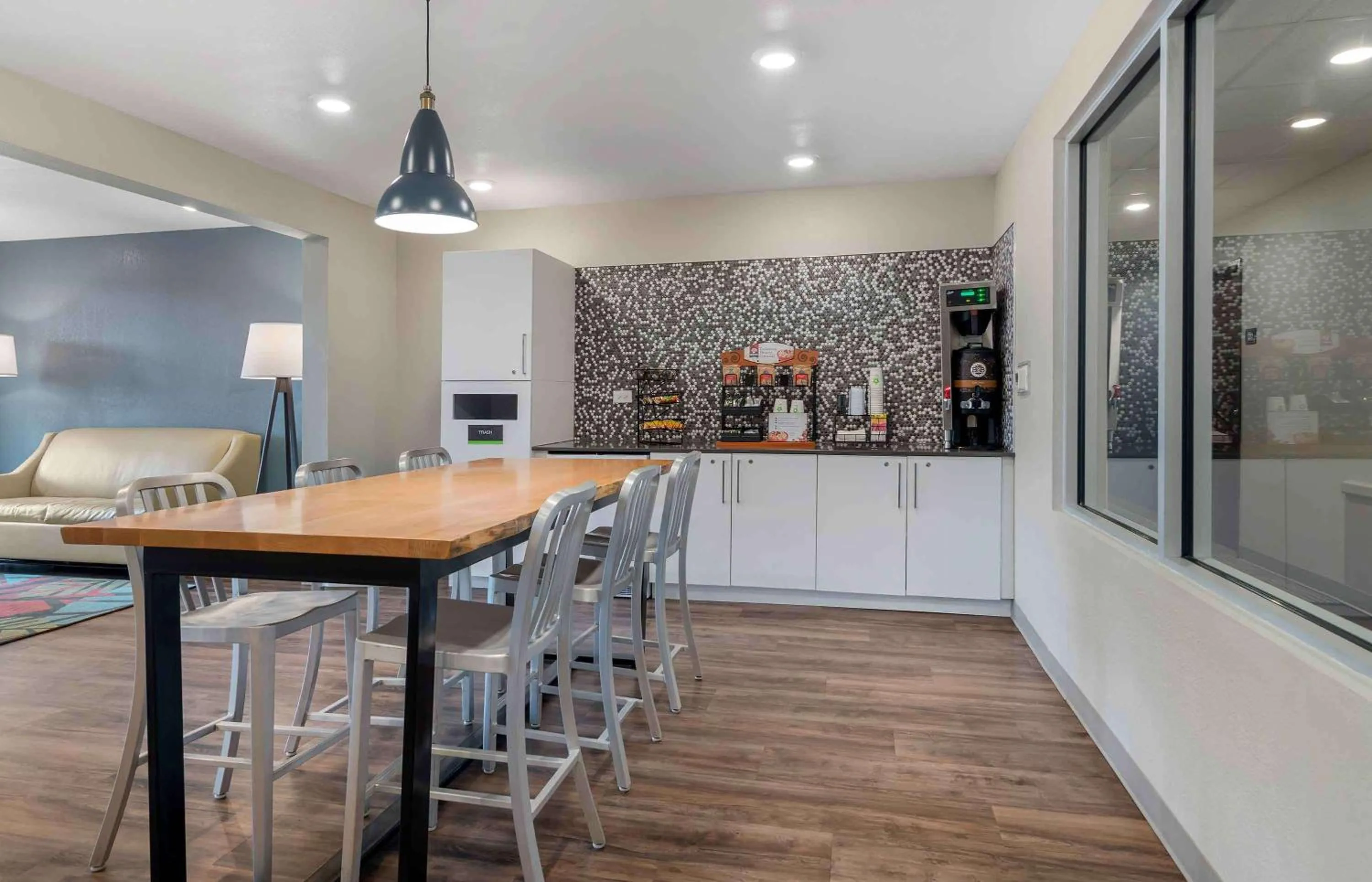 Restaurant/places to eat in Extended Stay America Suites - Atlanta - Lithia Springs