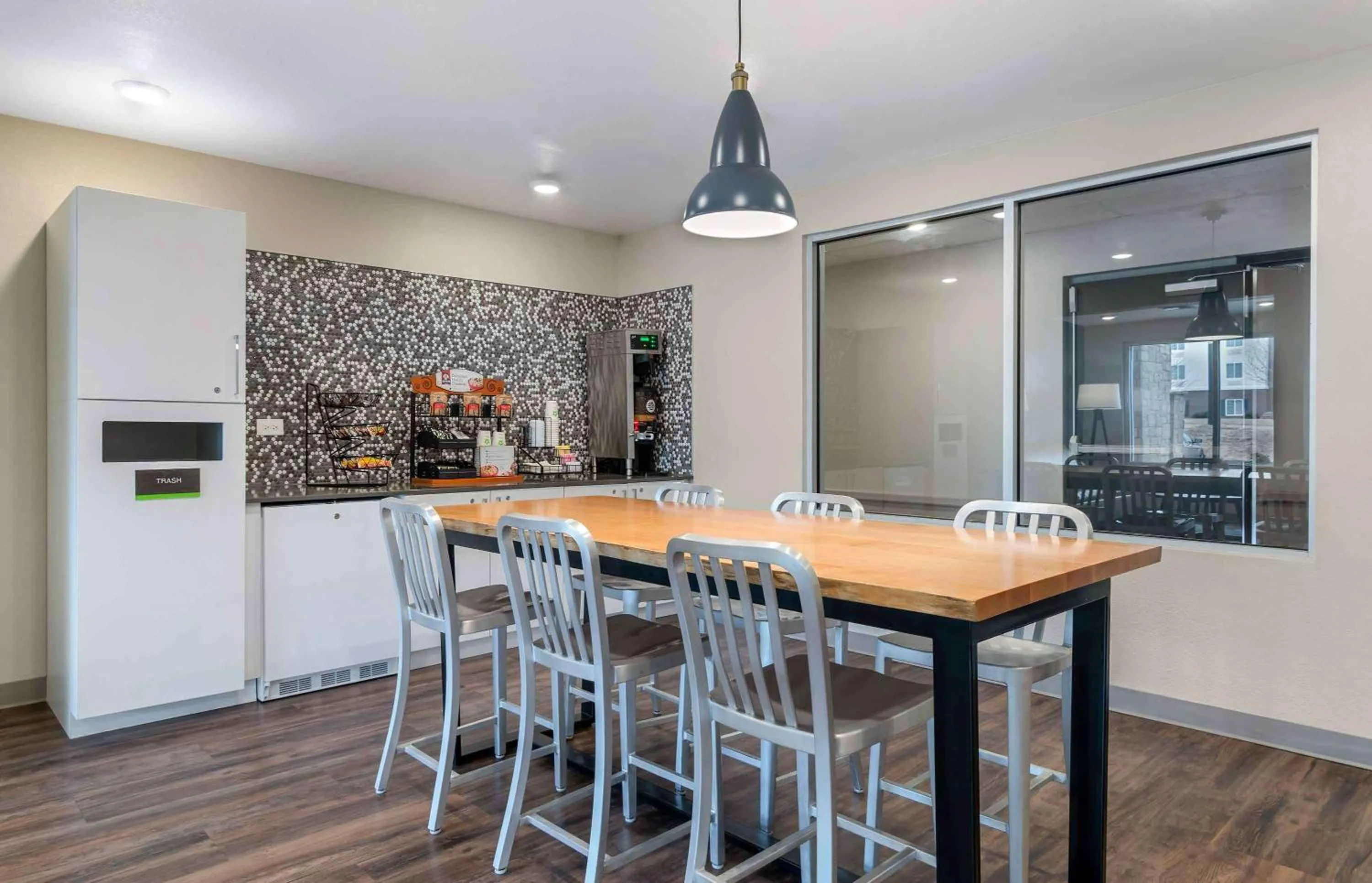 Breakfast in Extended Stay America Suites - Atlanta - Lithia Springs