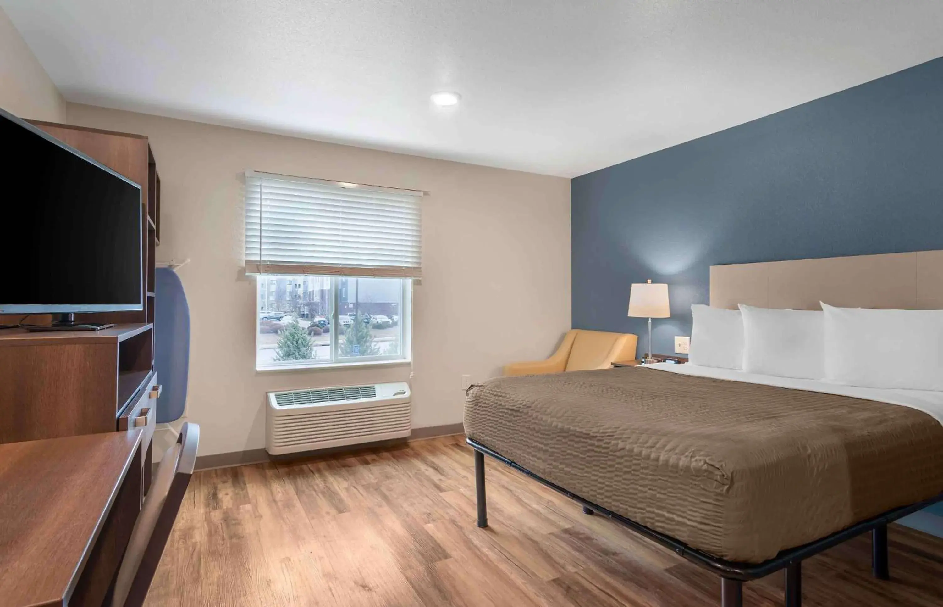 Bedroom, Bed in Extended Stay America Suites - Atlanta - Lithia Springs