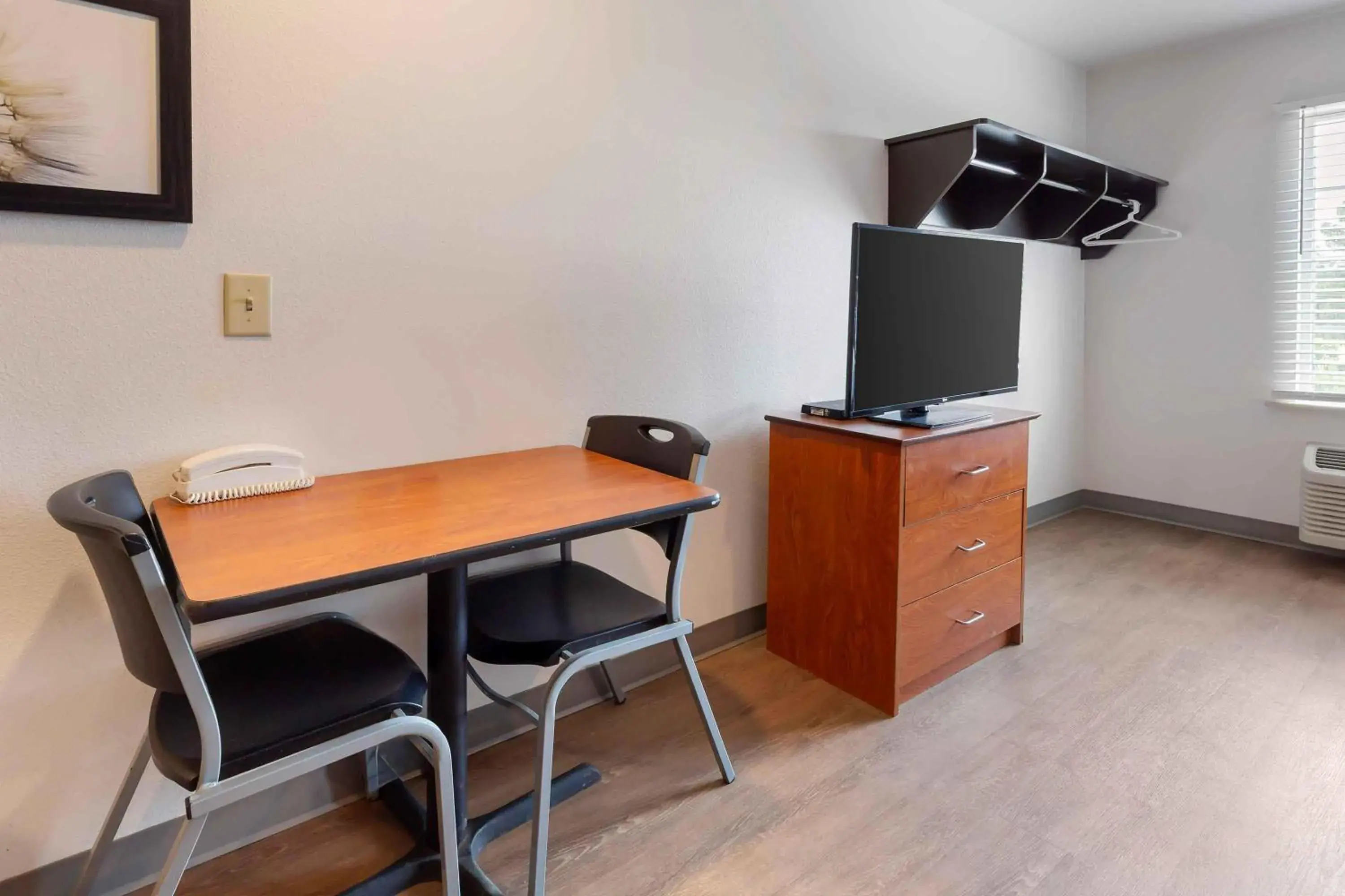 Bedroom in Extended Stay America Select Suites - Fayetteville Bedroom in Extended Stay America Select Suites - Fayetteville