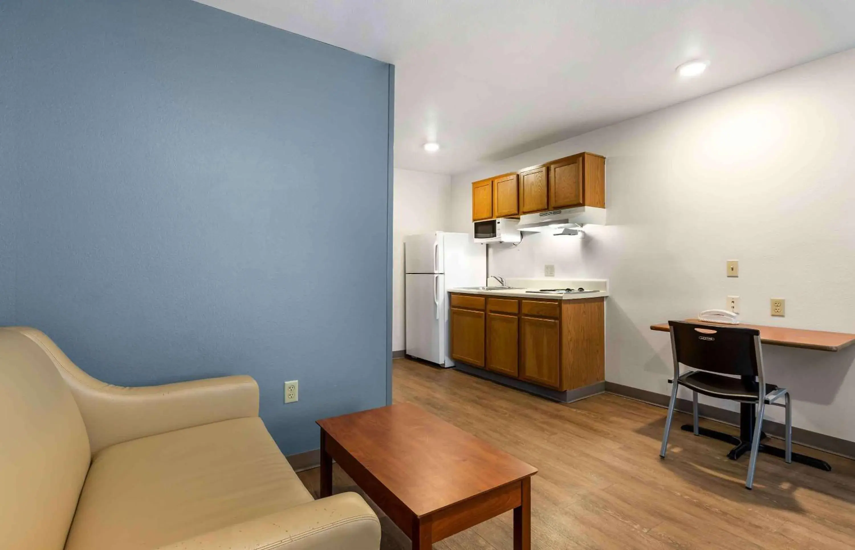 Bedroom in Extended Stay America Select Suites - Fayetteville - I-49 Bedroom in Extended Stay America Select Suites - Fayetteville - I-49