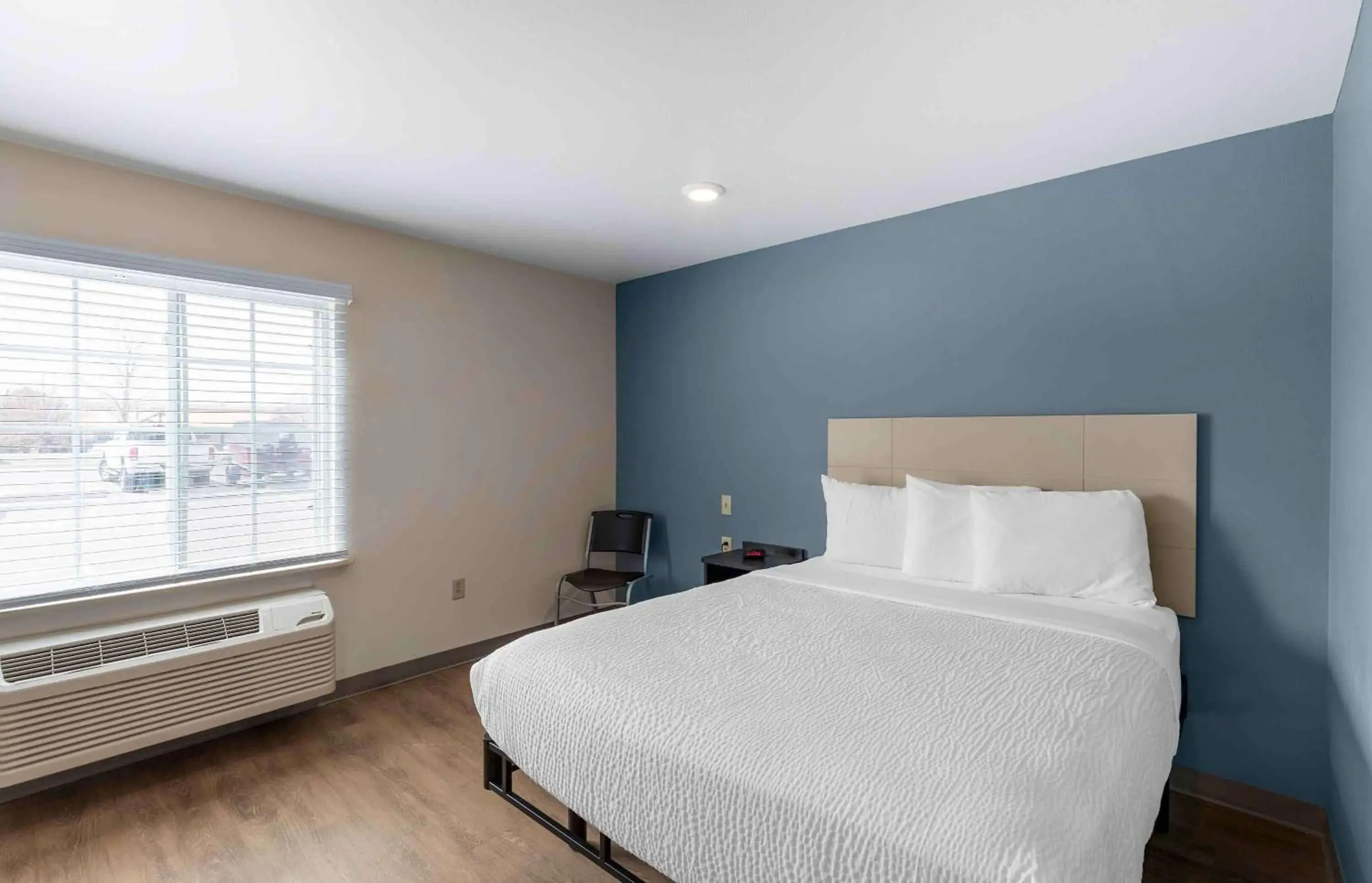 Bedroom, Bed in Extended Stay America Select Suites - Firestone Bedroom, Bed in Extended Stay America Select Suites - Firestone