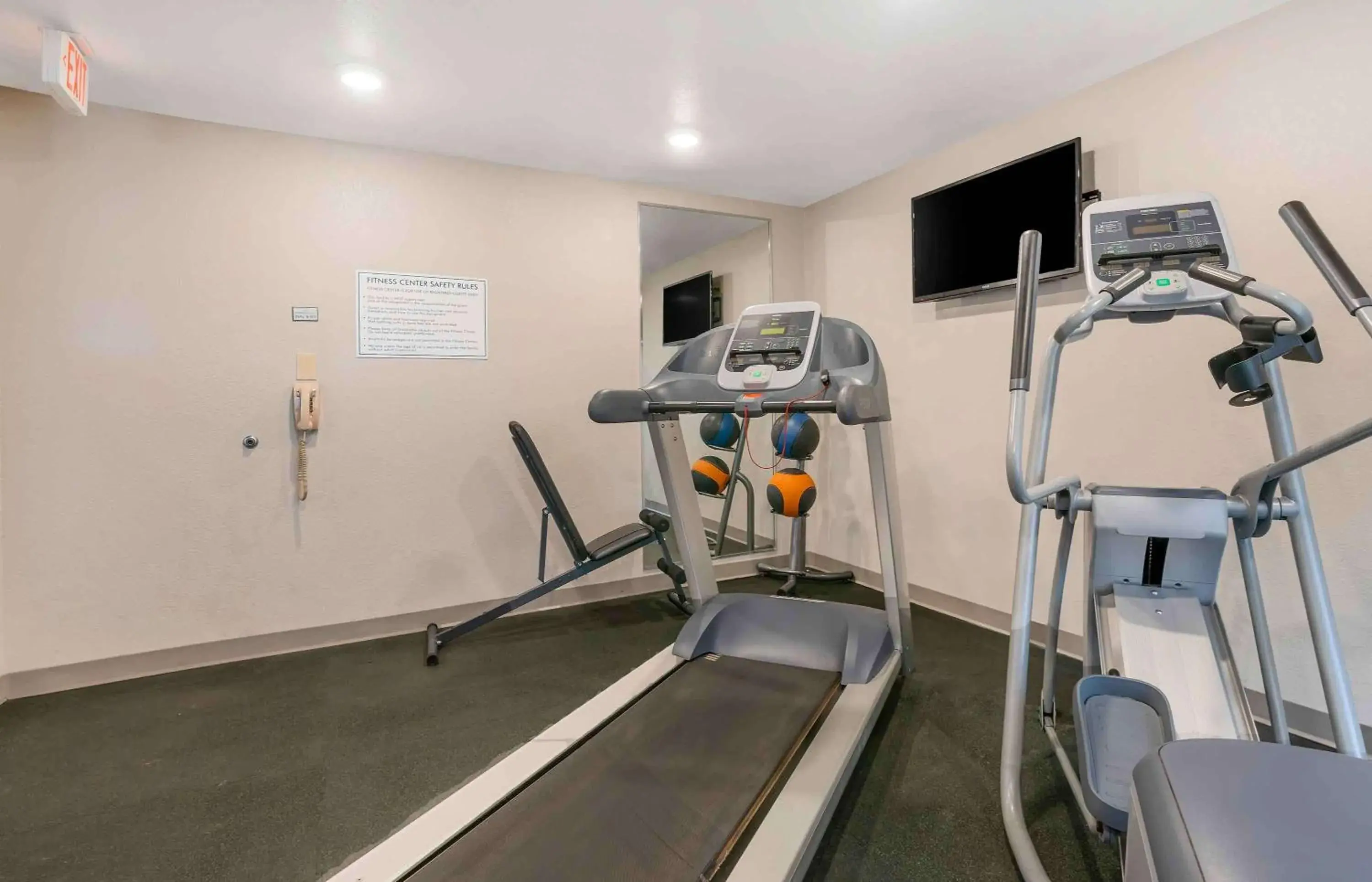 Fitness centre/facilities in Extended Stay America Select Suites - Louisville - Airport Fitness centre/facilities in Extended Stay America Select Suites - Louisville - Airport