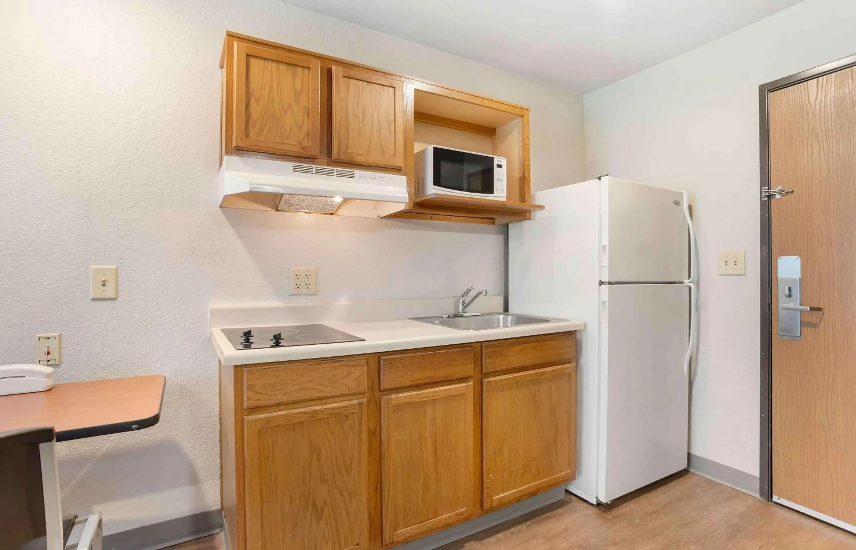 Bedroom, Kitchen/Kitchenette in Extended Stay America Select Suites - Montgomery