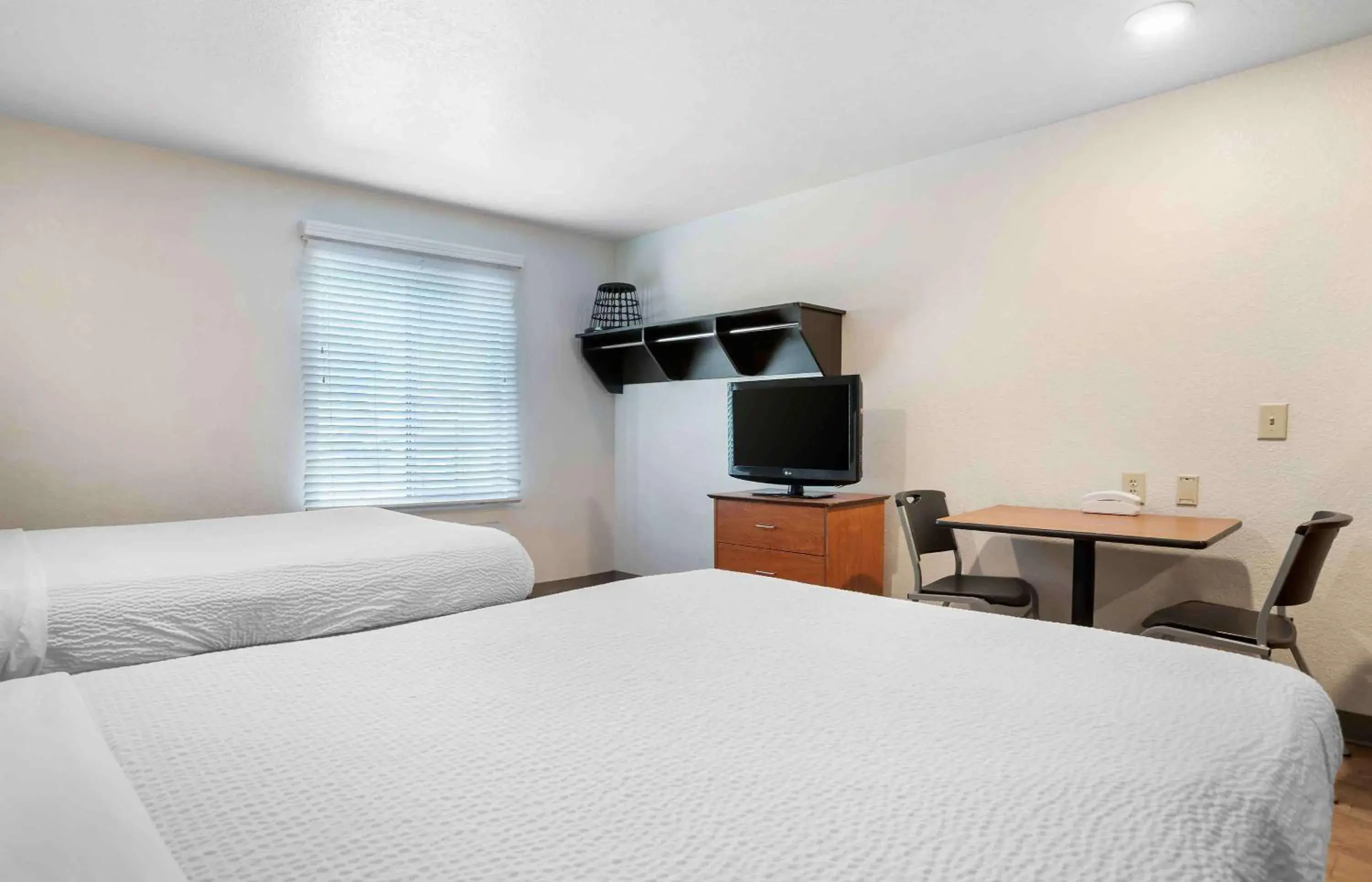 Bedroom, Bed in Extended Stay America Select Suites - Montgomery