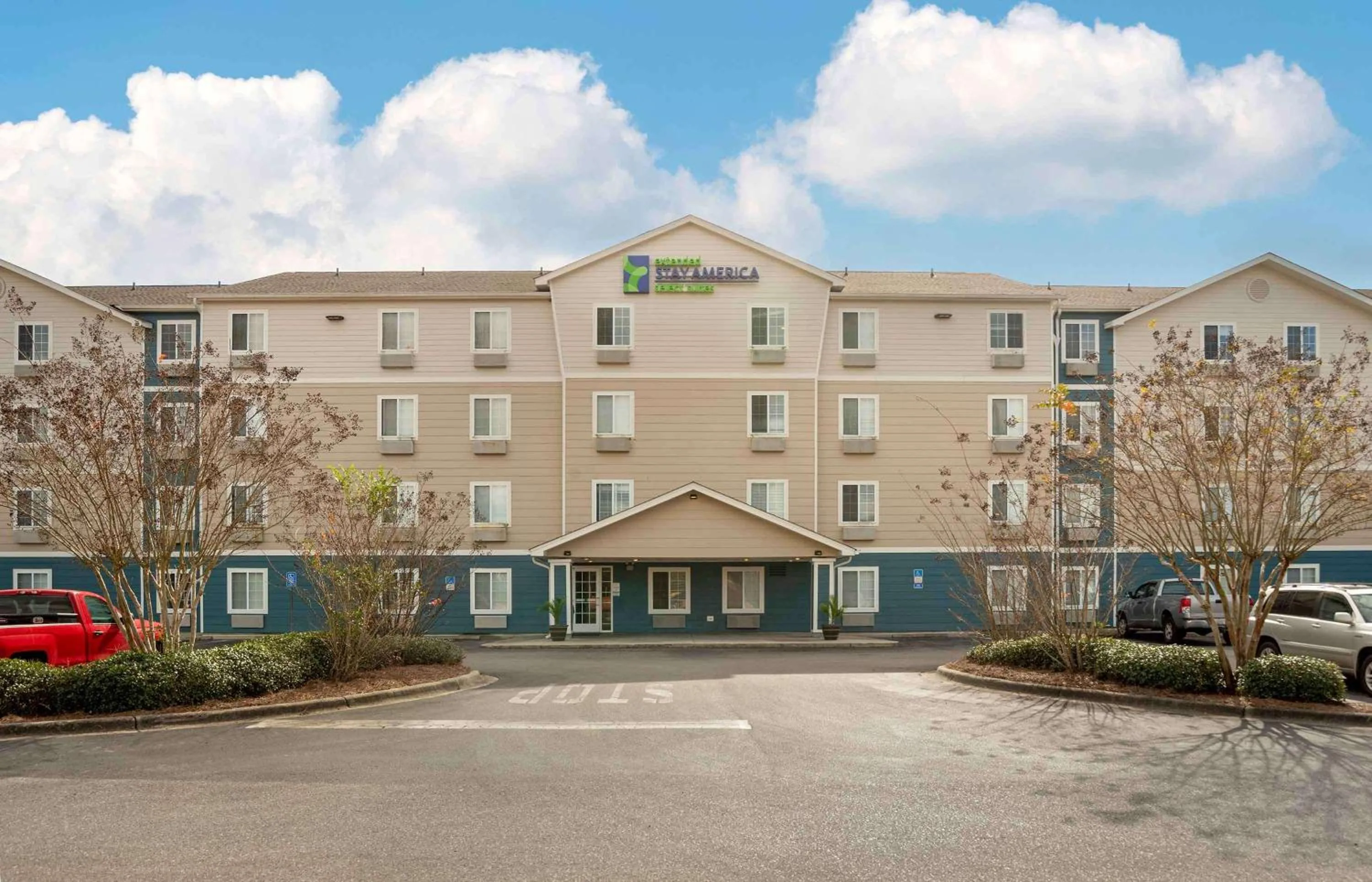 Property building in Extended Stay America Select Suites - Panama City - Callaway