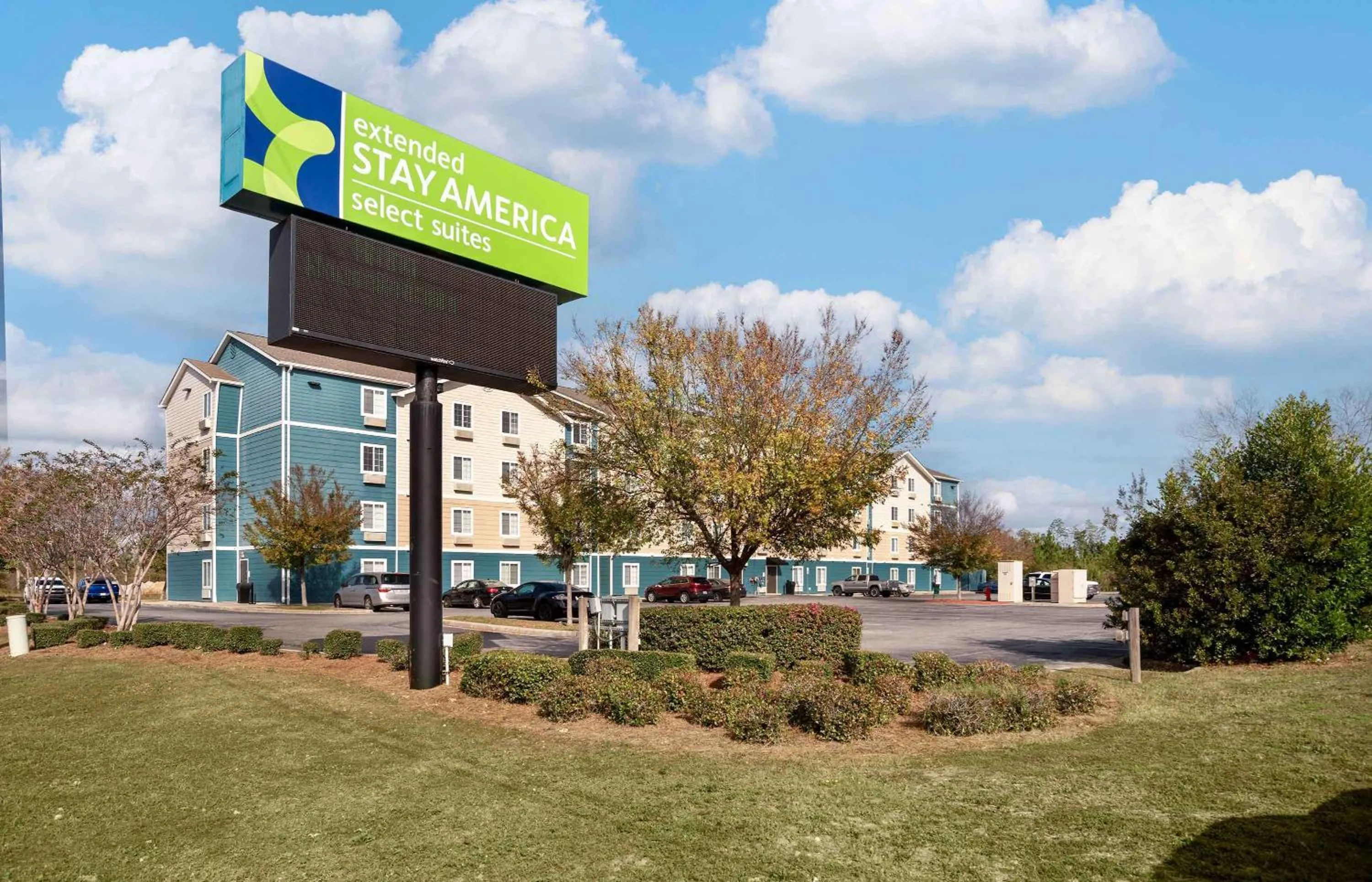 Property building in Extended Stay America Select Suites - Panama City - Callaway