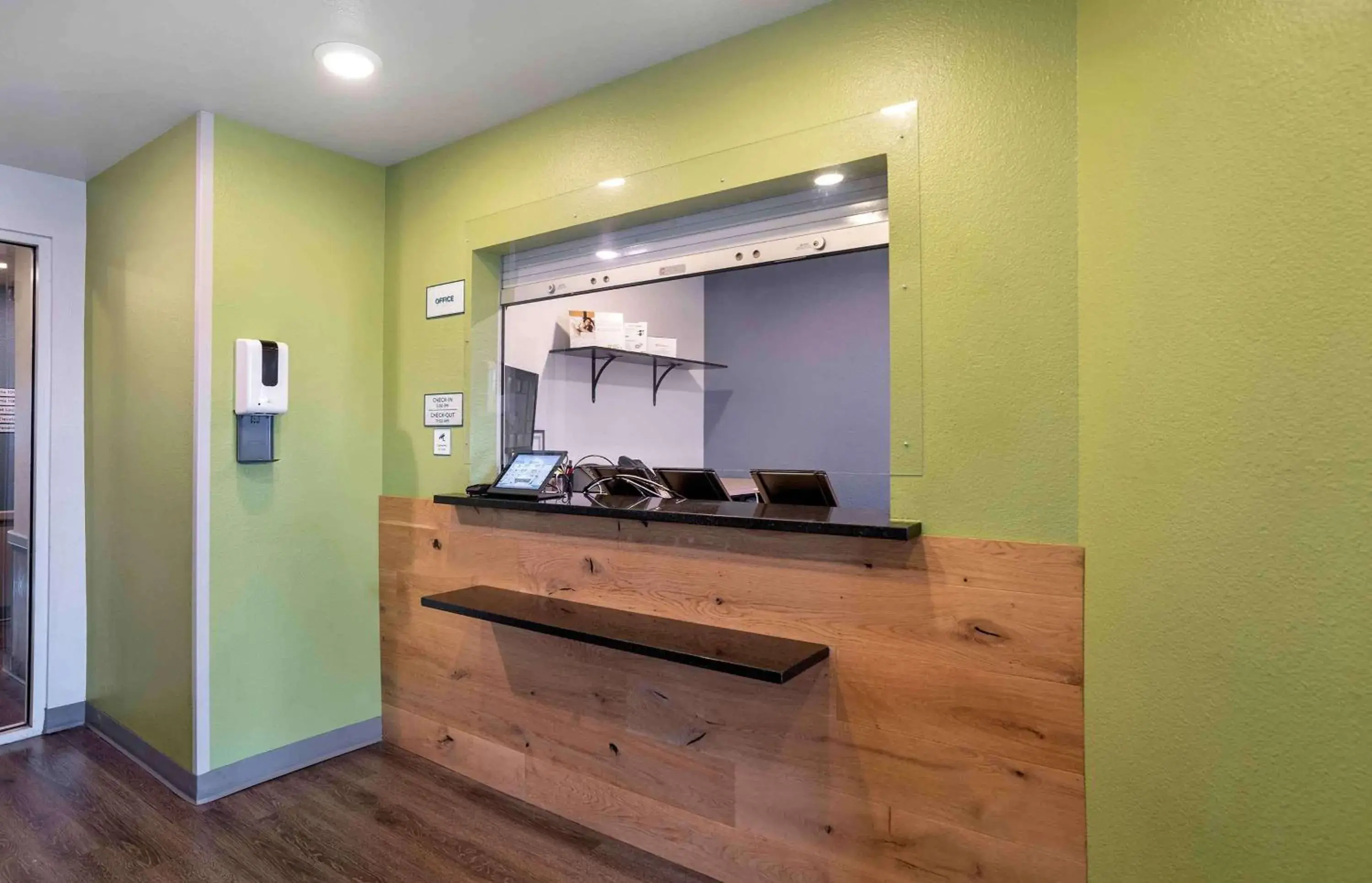 Lobby or reception in Extended Stay America Select Suites - Panama City - Callaway Lobby or reception in Extended Stay America Select Suites - Panama City - Callaway