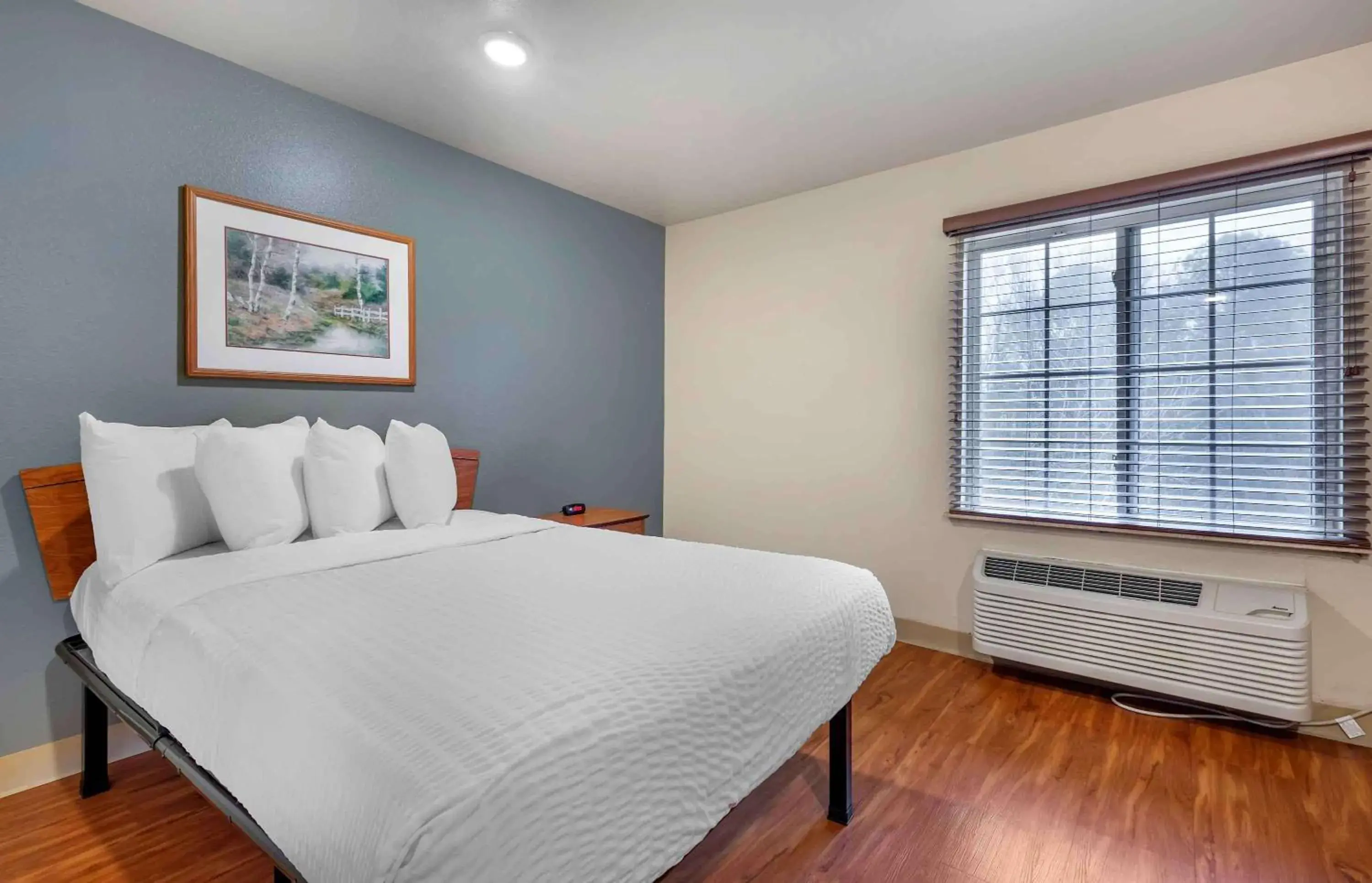 Bedroom, Bed in Extended Stay America Select Suites - Shreveport - Airport