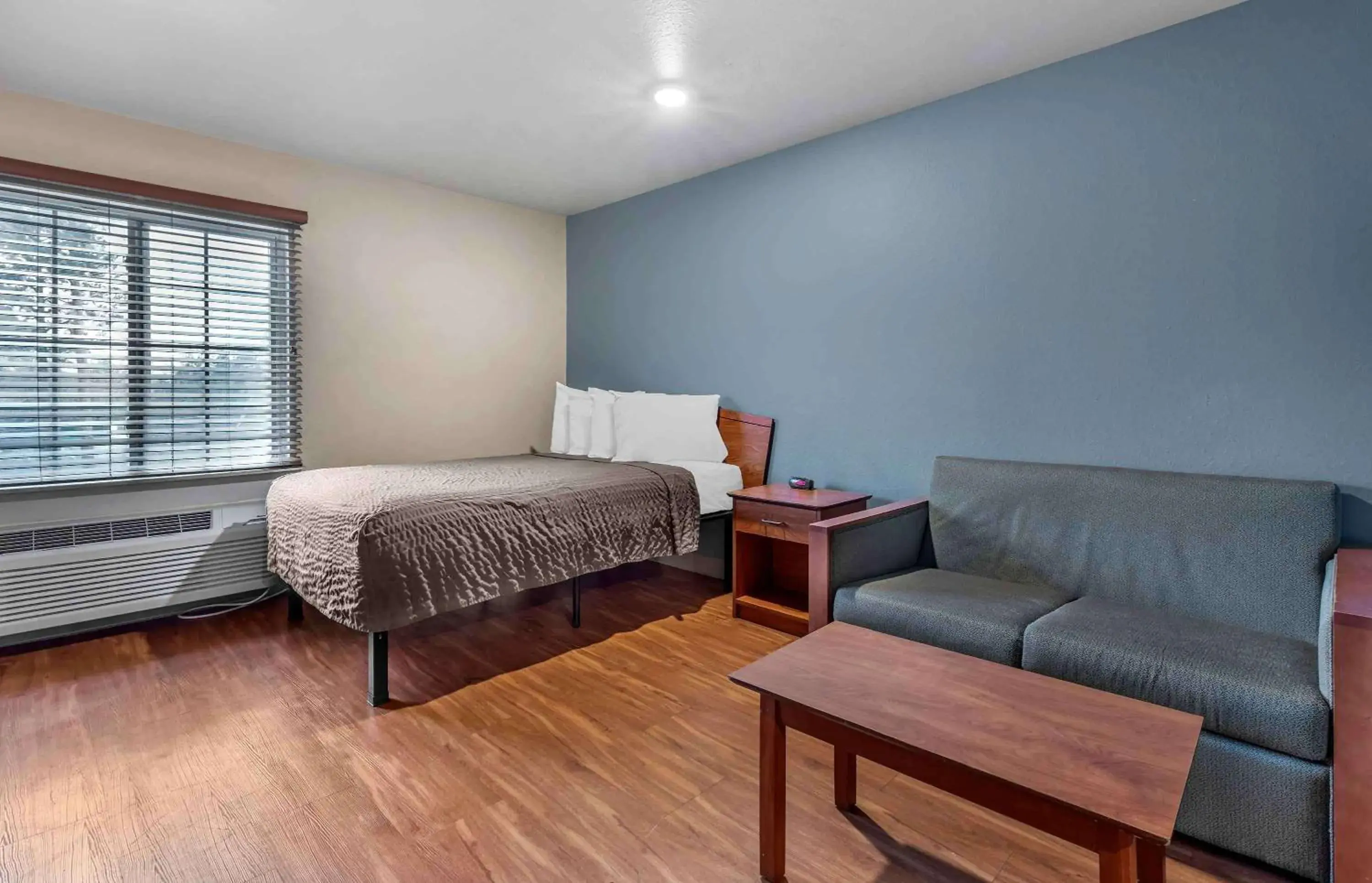 Bedroom in Extended Stay America Select Suites - Shreveport - Airport