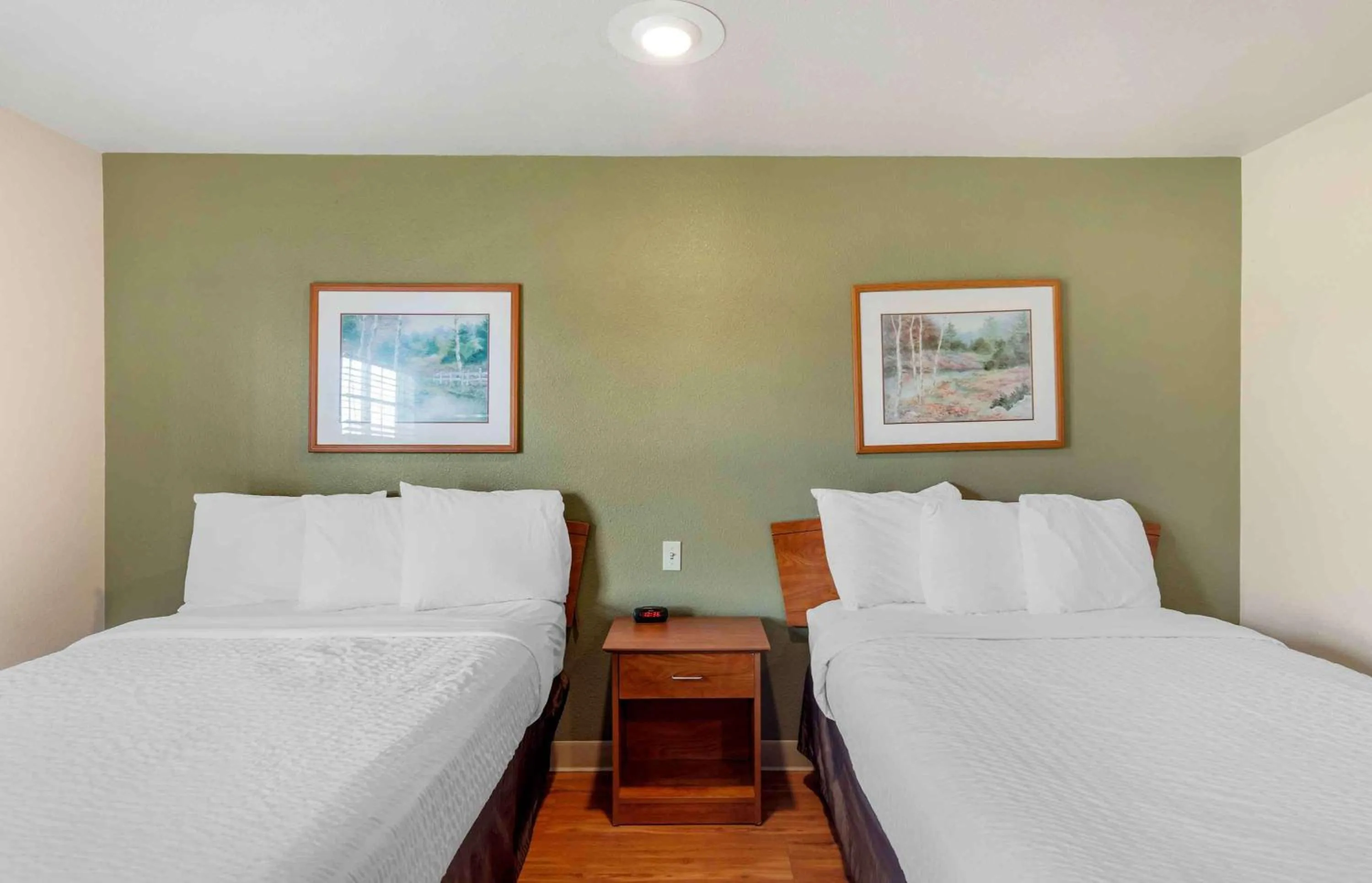 Bedroom, Bed in Extended Stay America Select Suites - Tuscaloosa