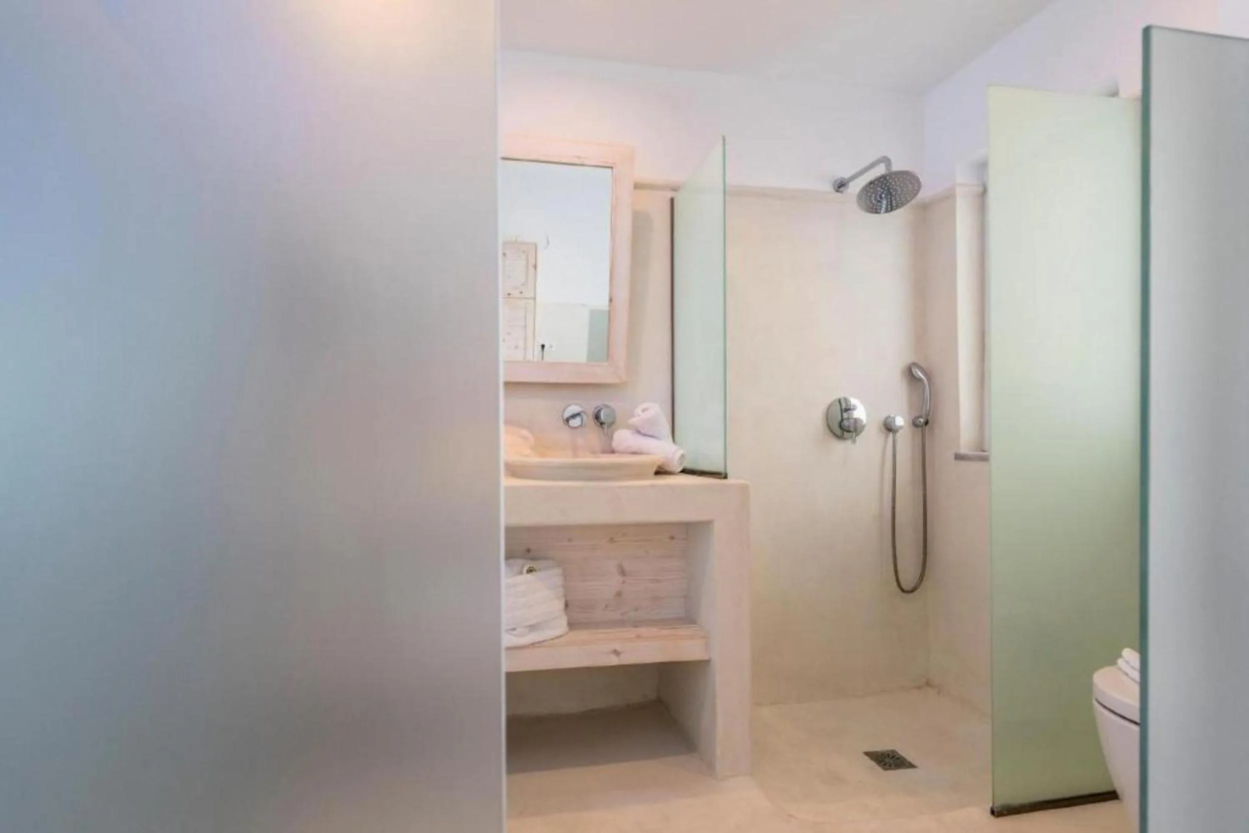 Shower in Kouros Home & Suites