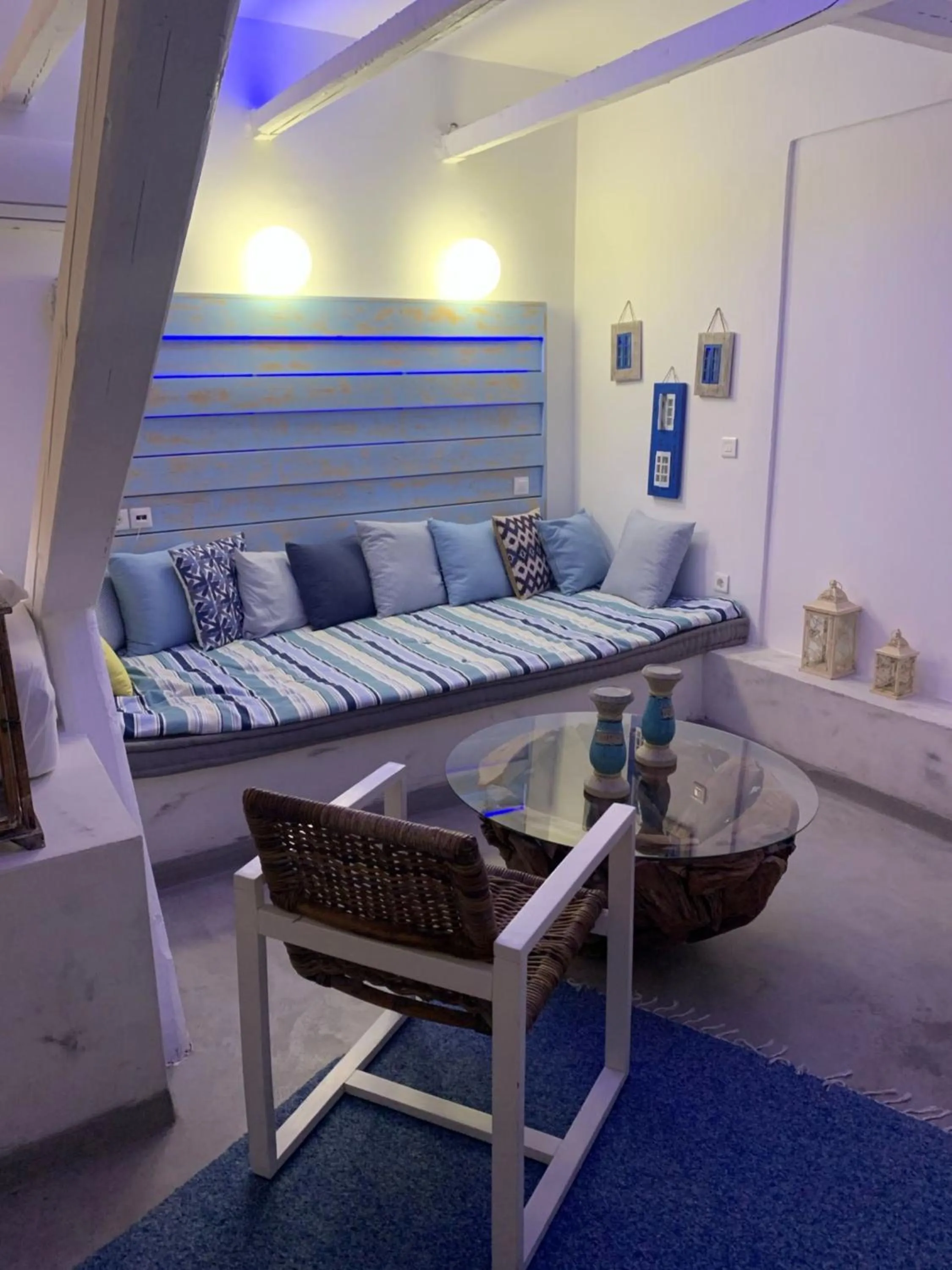 Seating area in Kouros Home & Suites