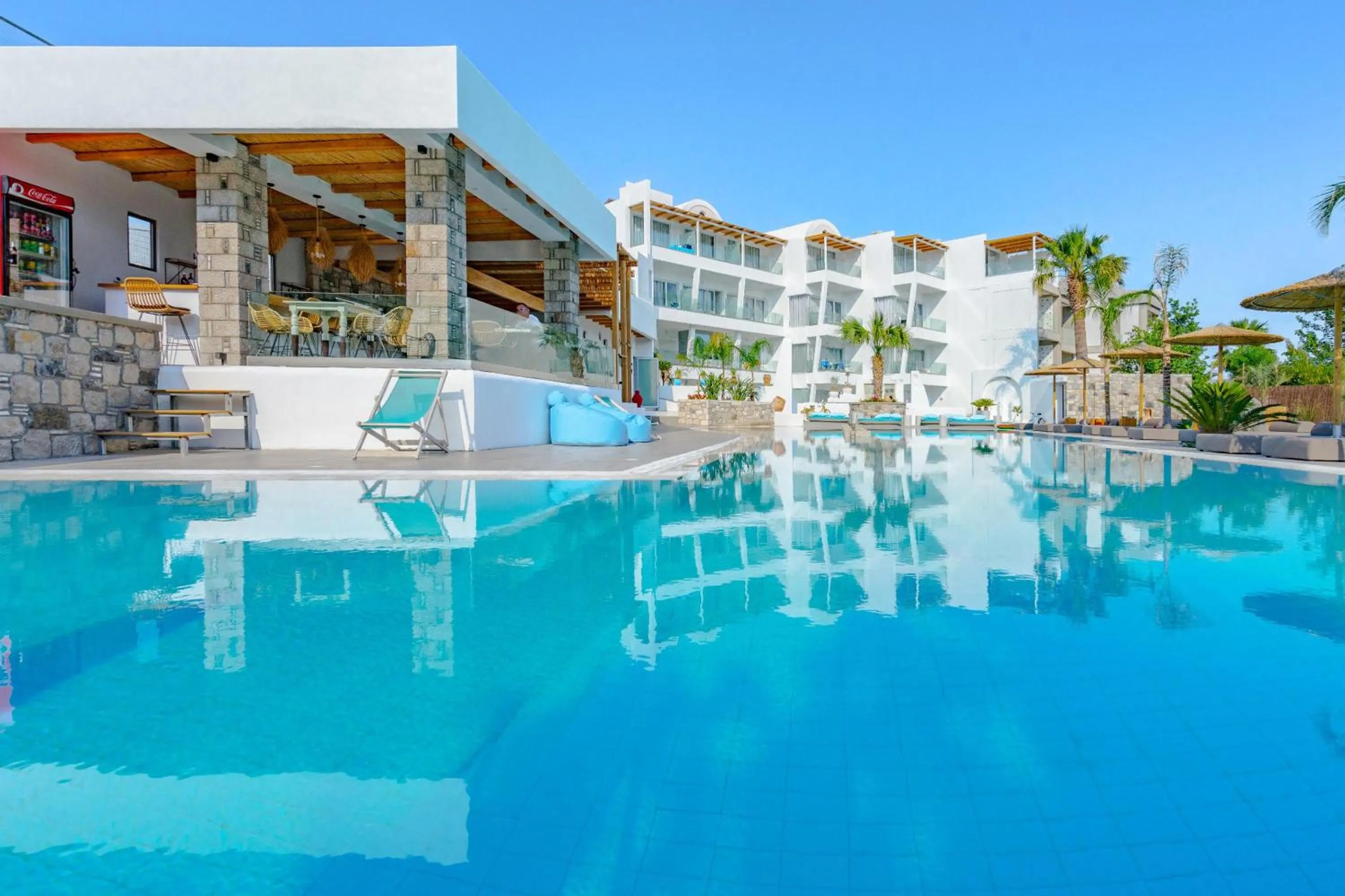 Kouros Home & Suites