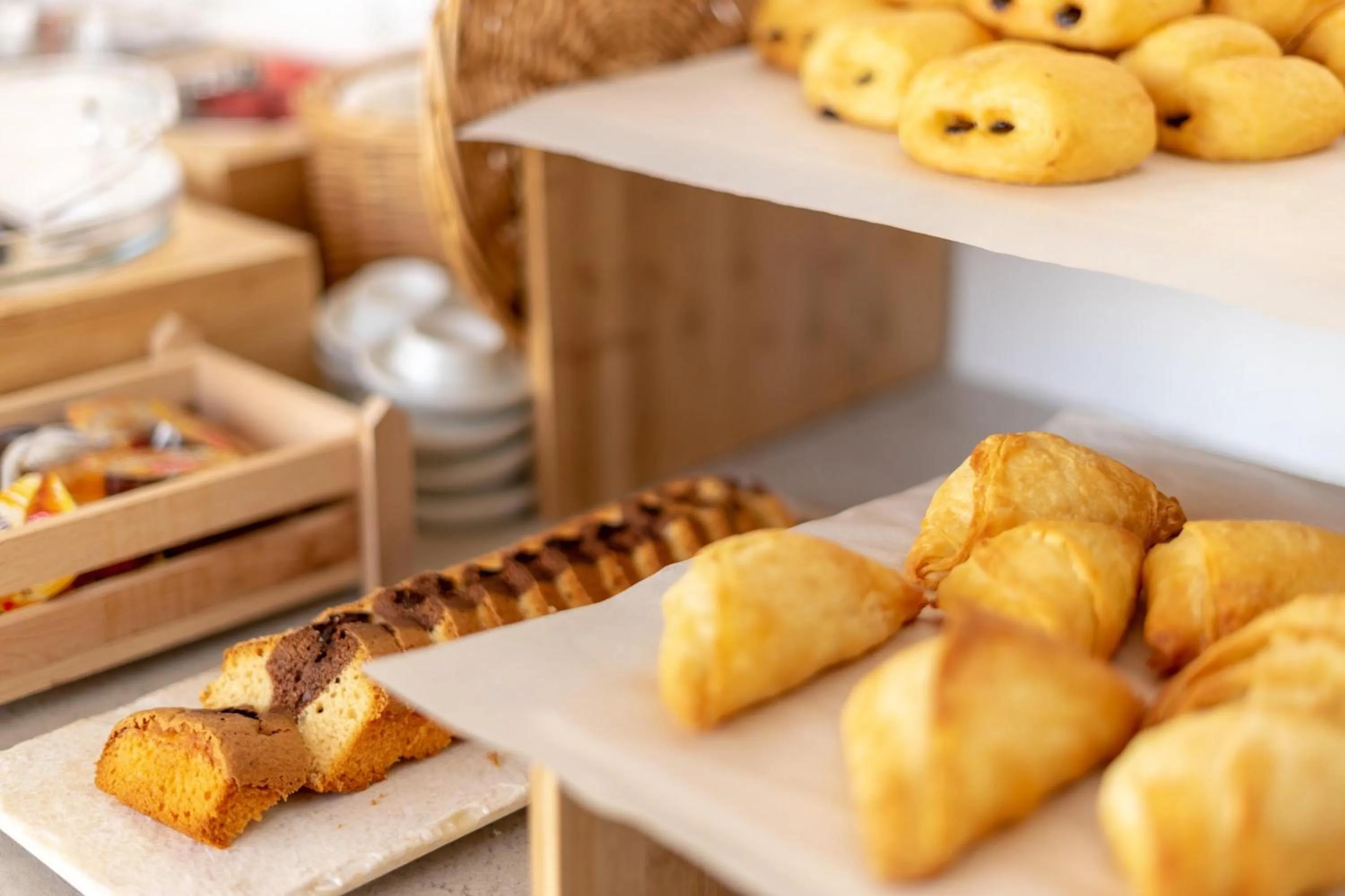 Breakfast in Kouros Home & Suites