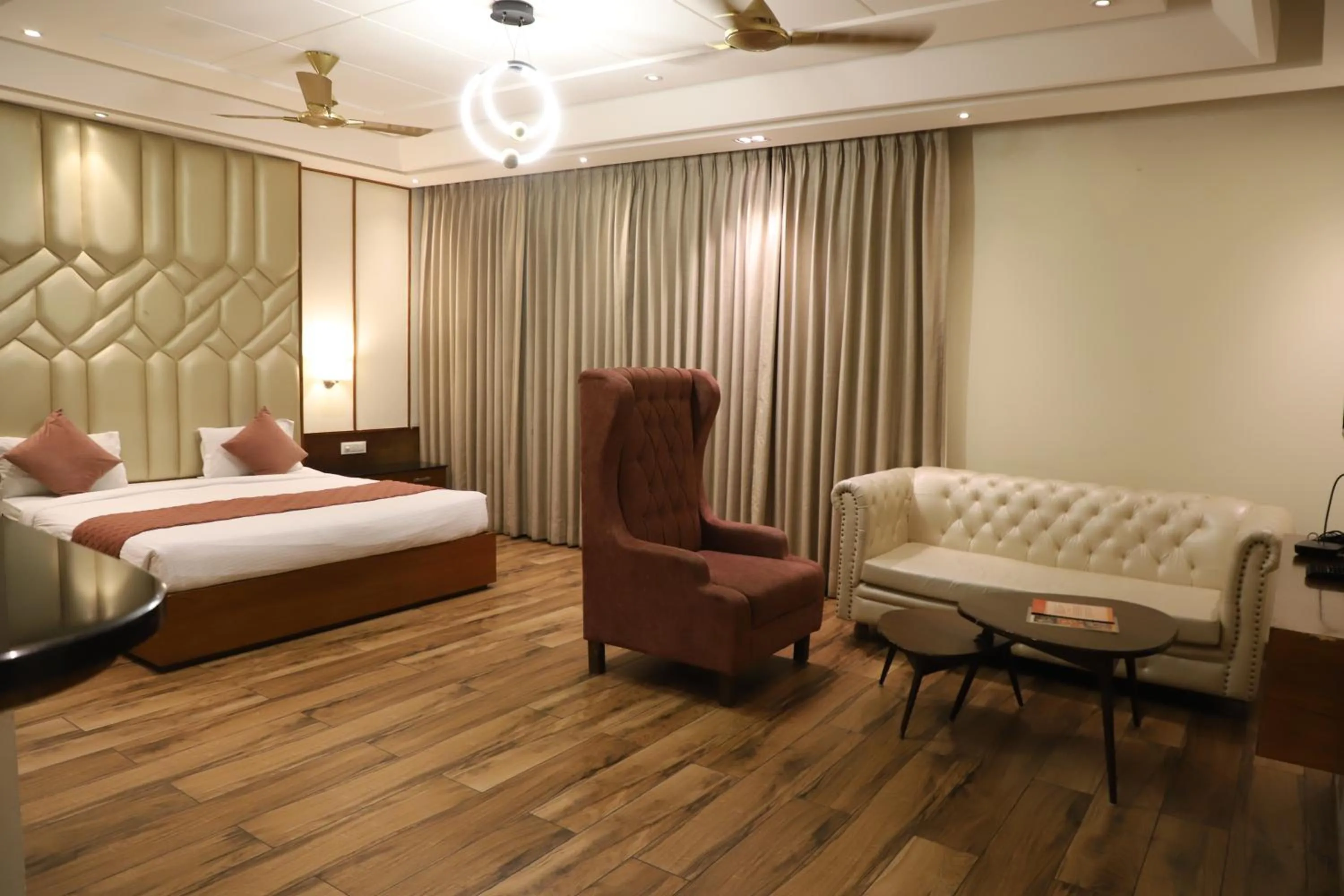 Bed in Hotel West End View A Unit of Hotel SC Residency