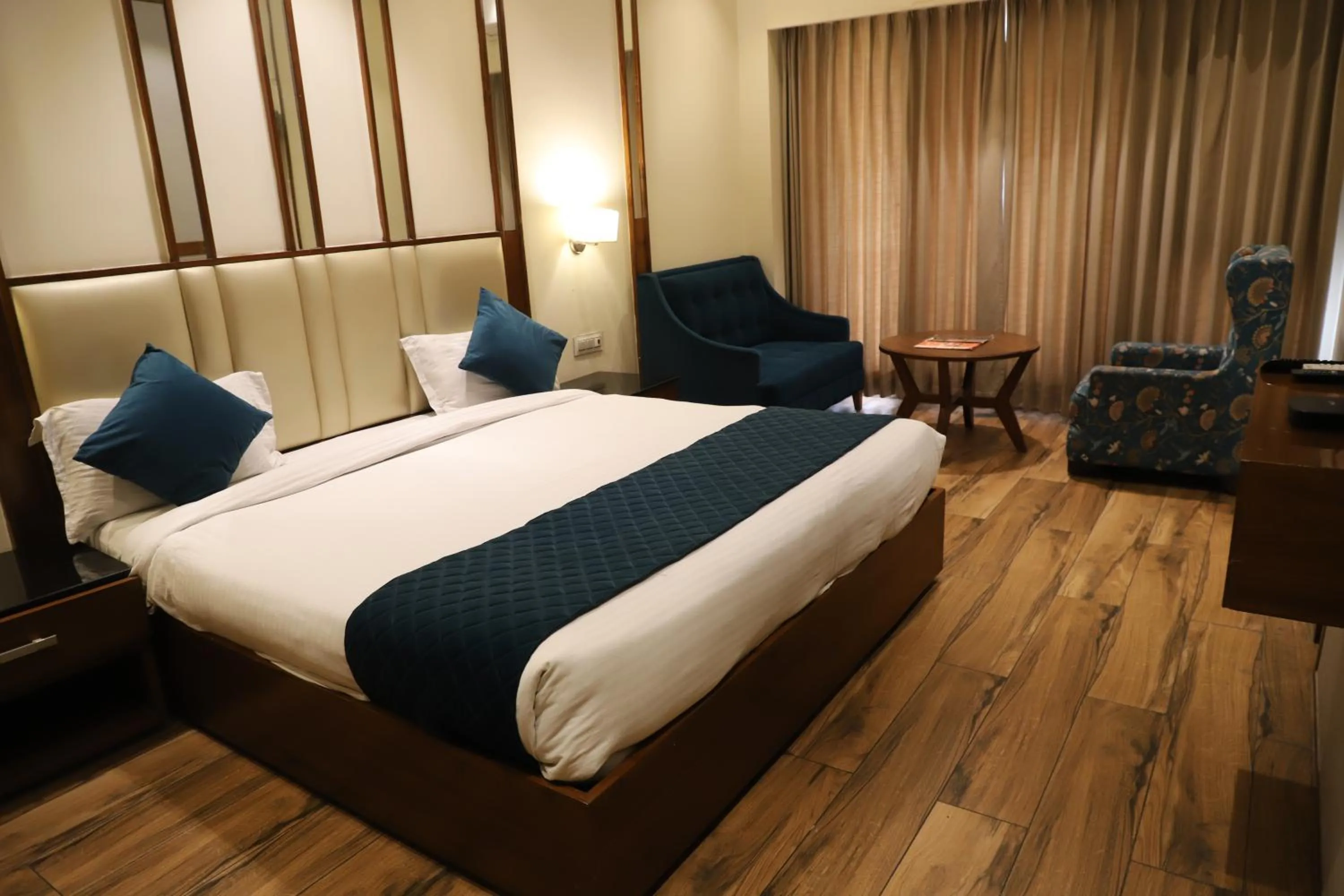 Bed in Hotel West End View A Unit of Hotel SC Residency