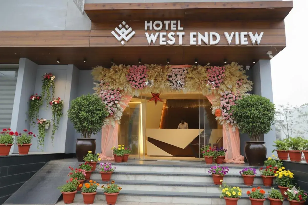 Facade/entrance in Hotel West End View A Unit of Hotel SC Residency Facade/entrance in Hotel West End View A Unit of Hotel SC Residency