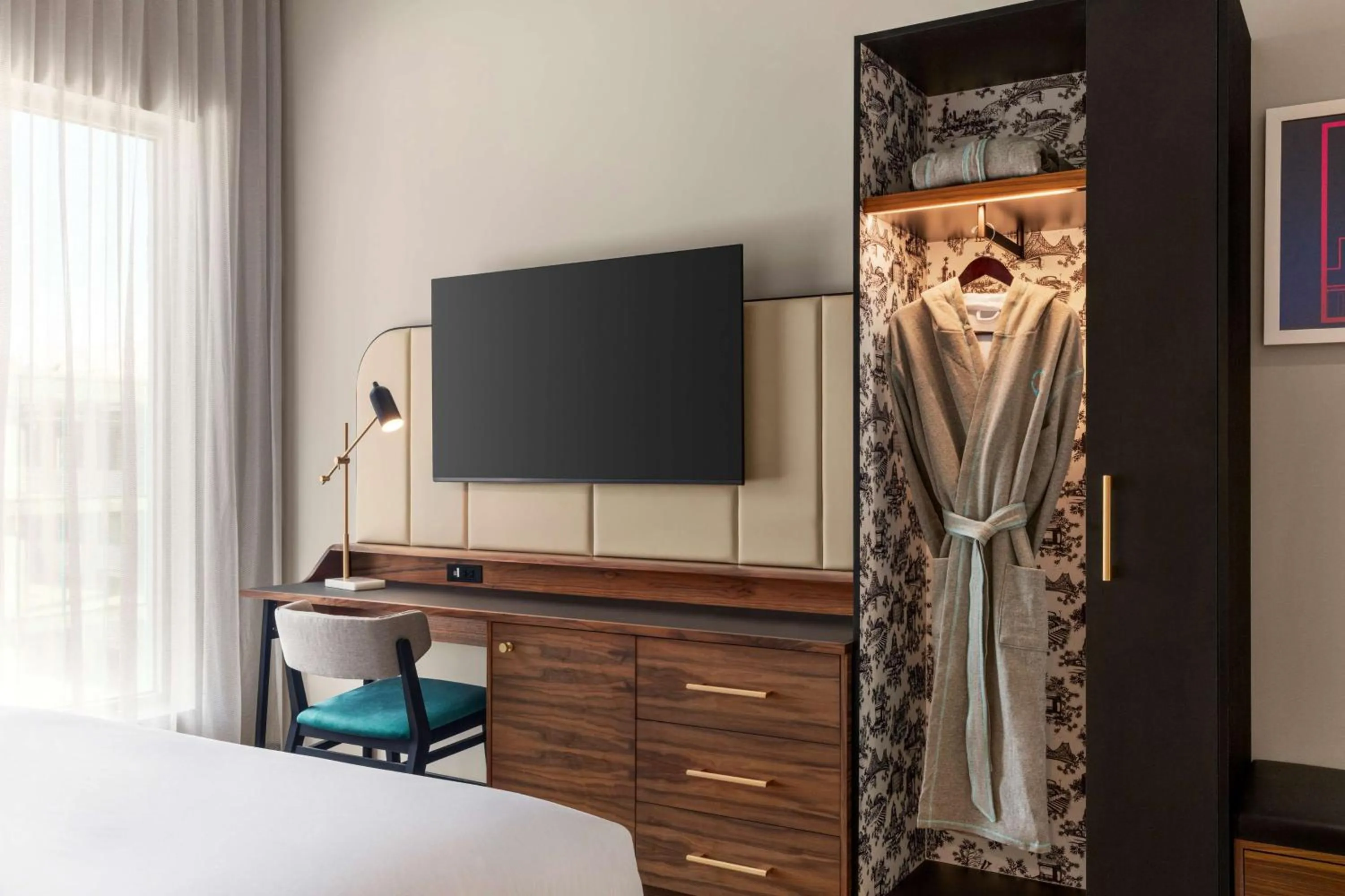 Bedroom, Bed in Hyatt Centric Montreal