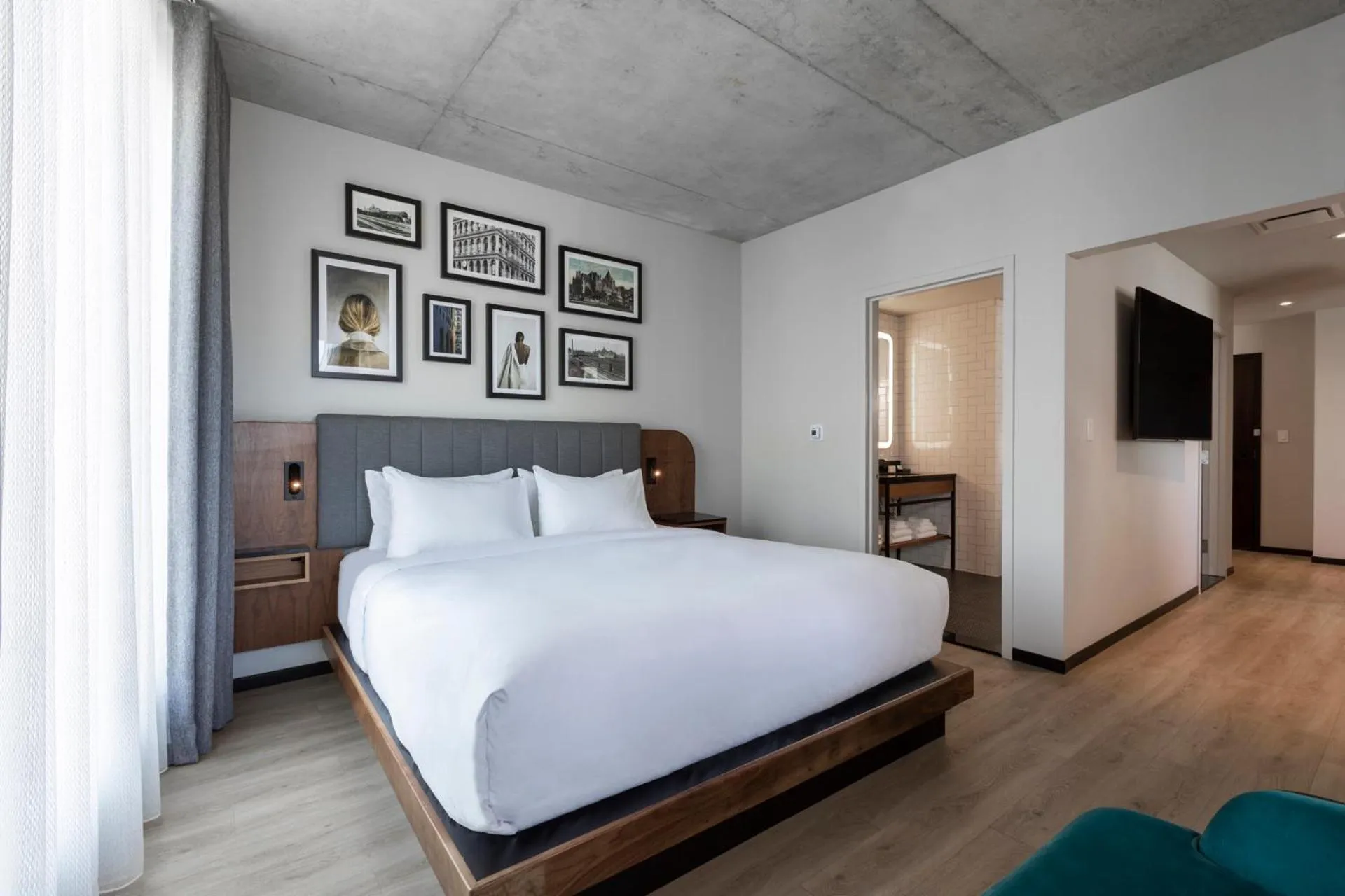 Bedroom, Bed in Hyatt Centric Montreal