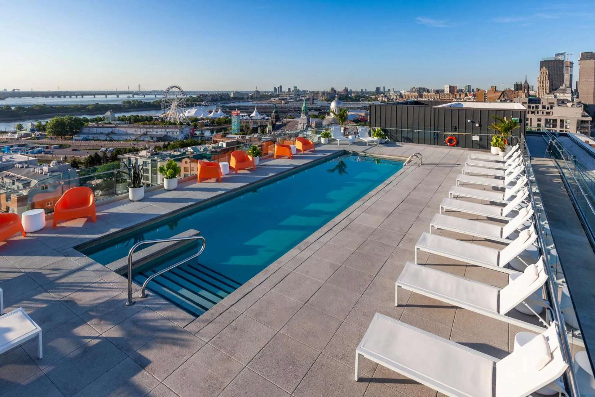 Swimming pool in Hyatt Centric Montreal