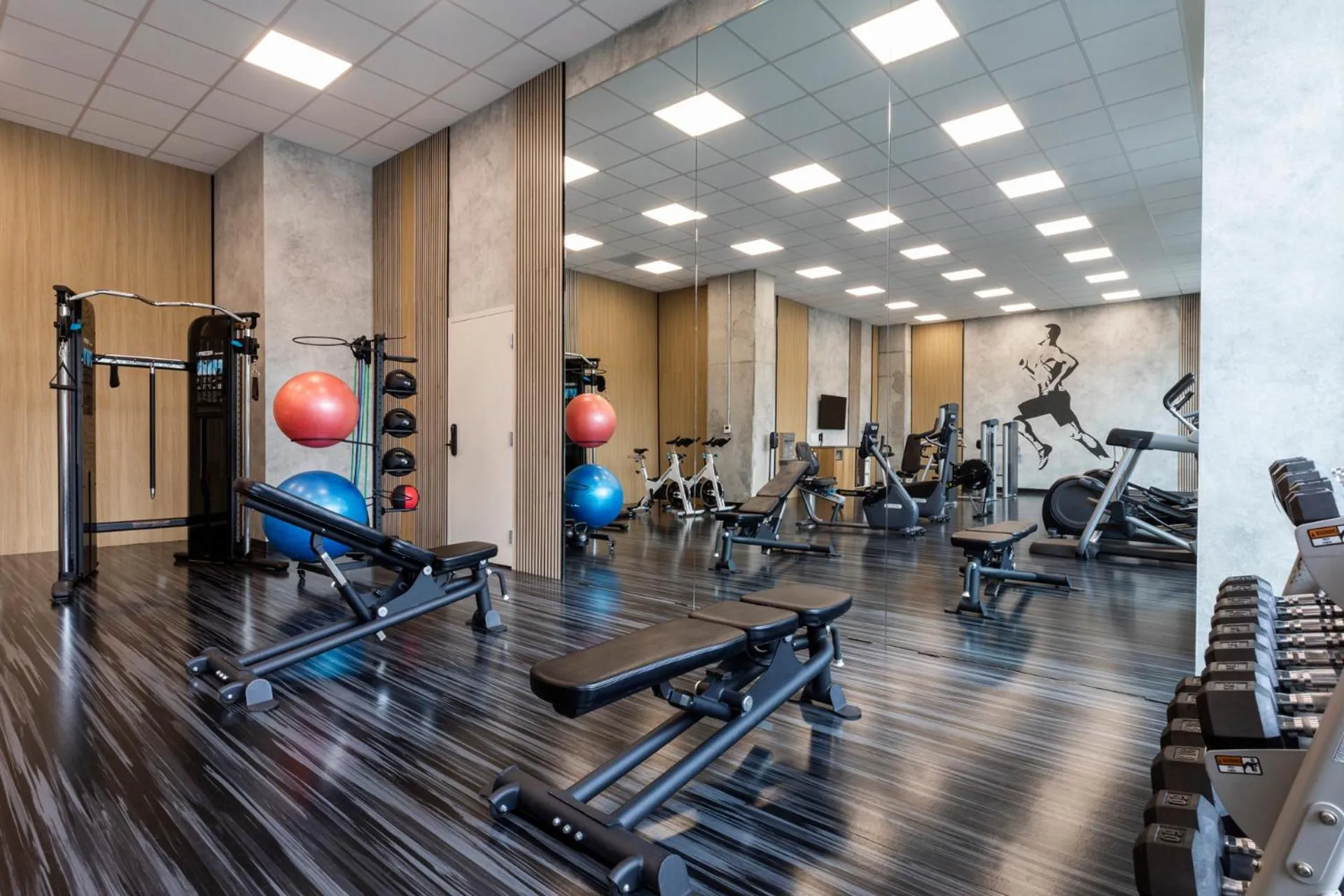 Fitness centre/facilities in Hyatt Centric Montreal