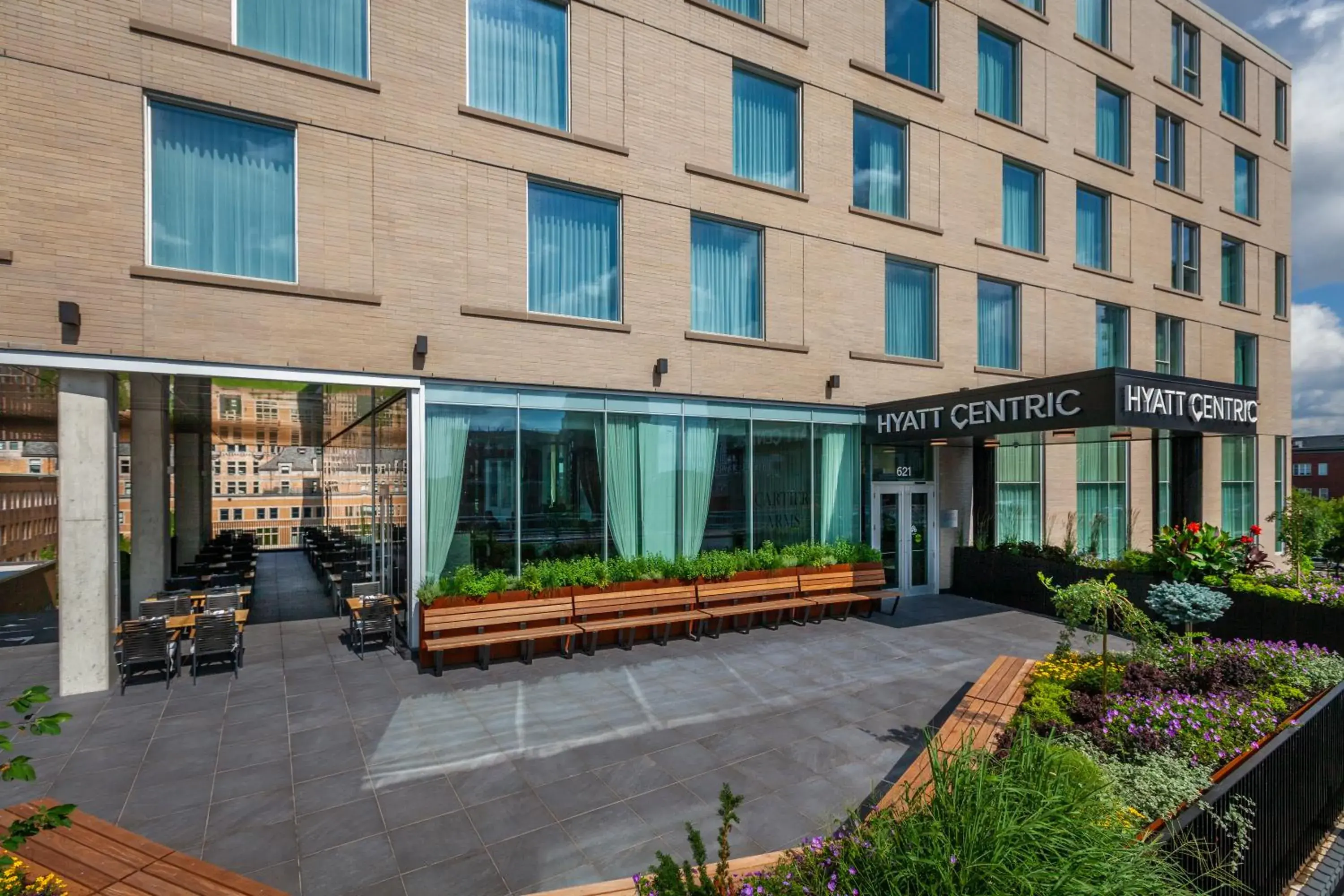 Property building in Hyatt Centric Montreal Property building in Hyatt Centric Montreal