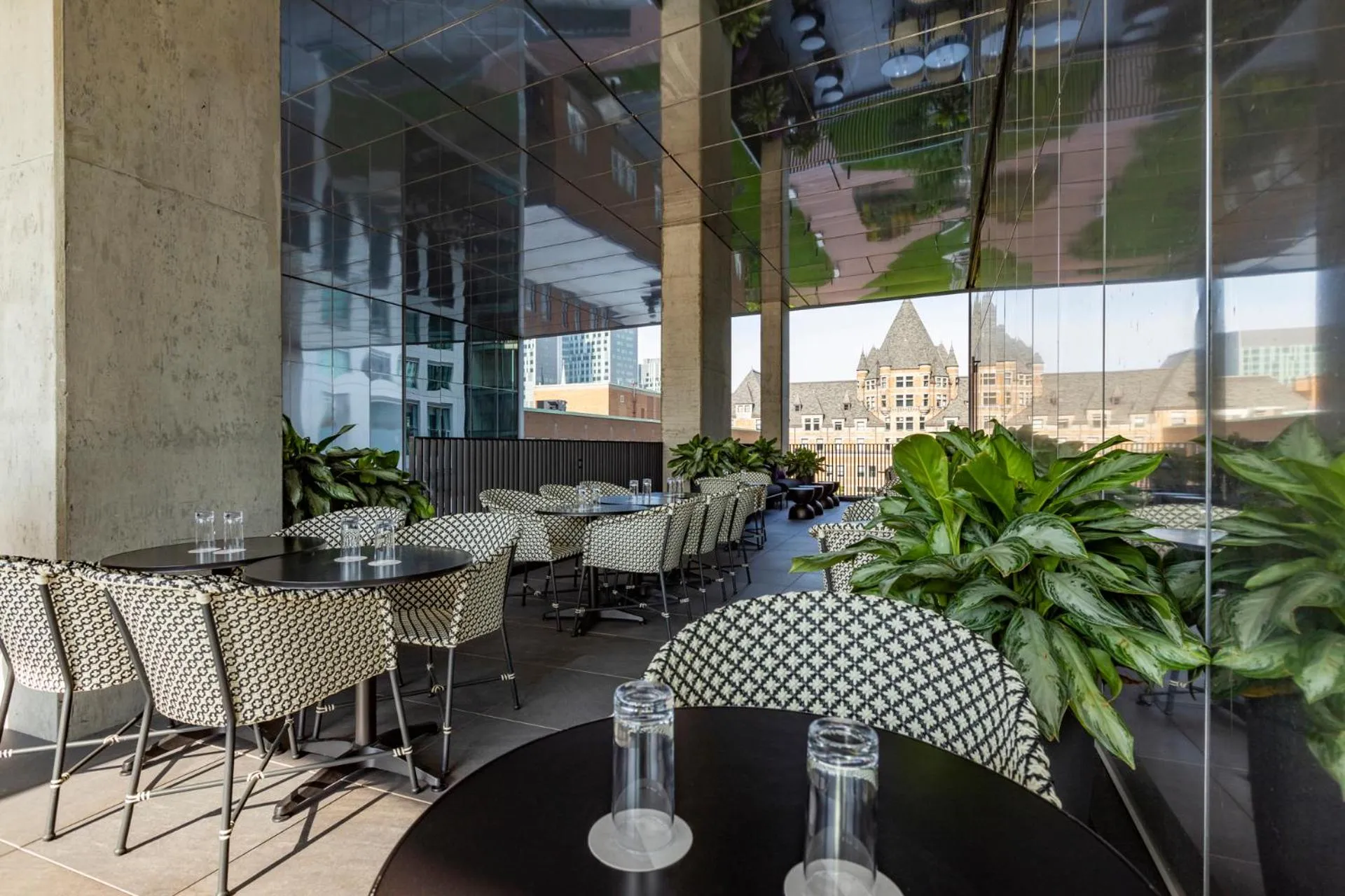 Restaurant/places to eat in Hyatt Centric Montreal