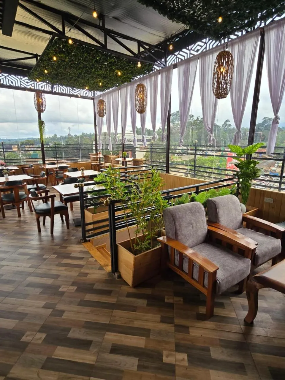 Lounge or bar in LA BEILA HOTEL MERU