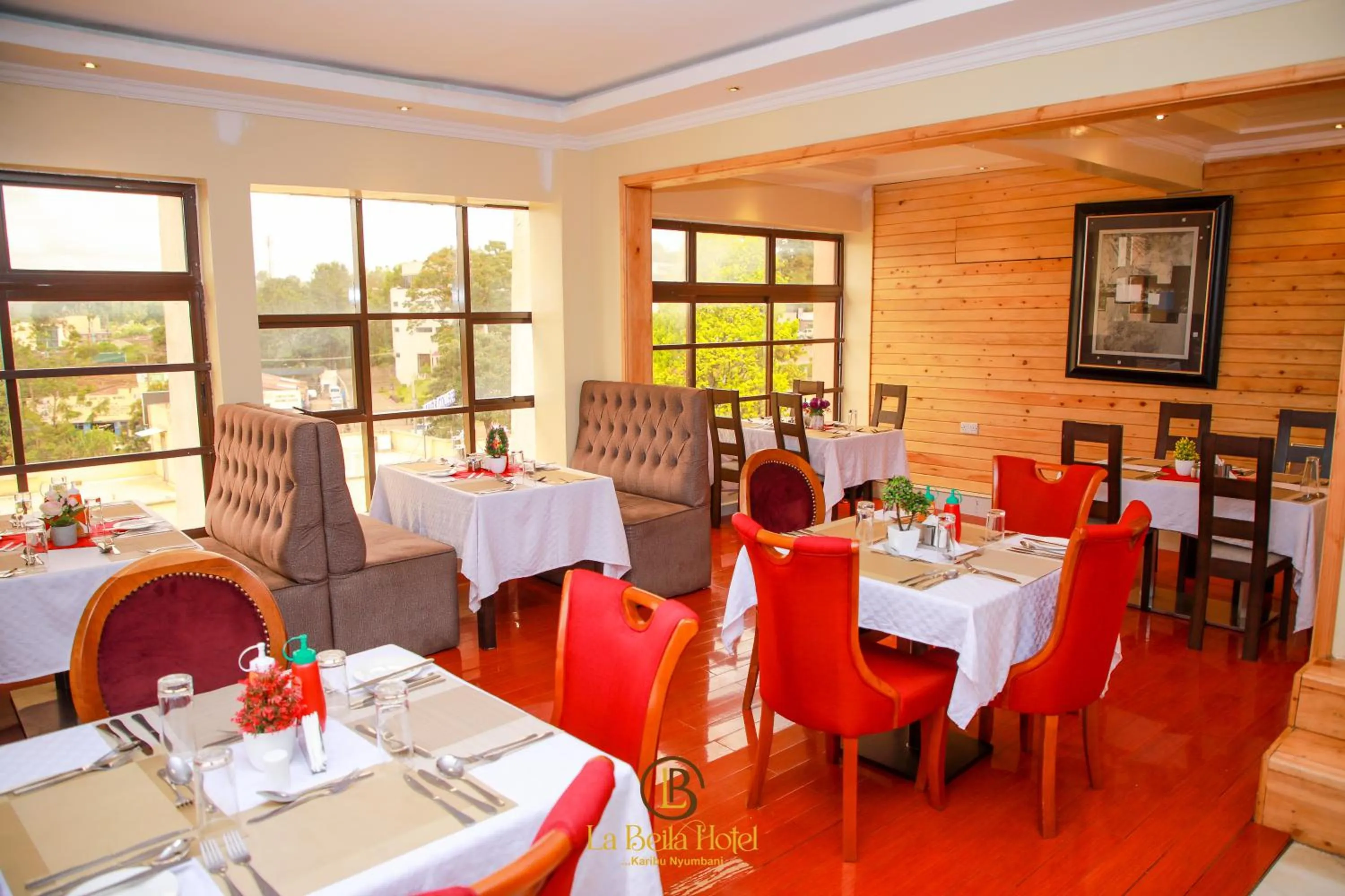 Restaurant/places to eat in LA BEILA HOTEL MERU