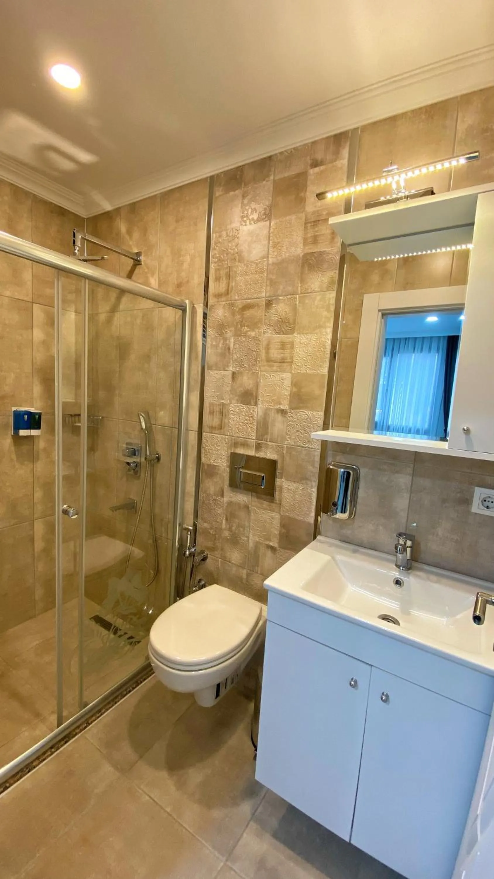 Bathroom in Heaven Suite Hotel