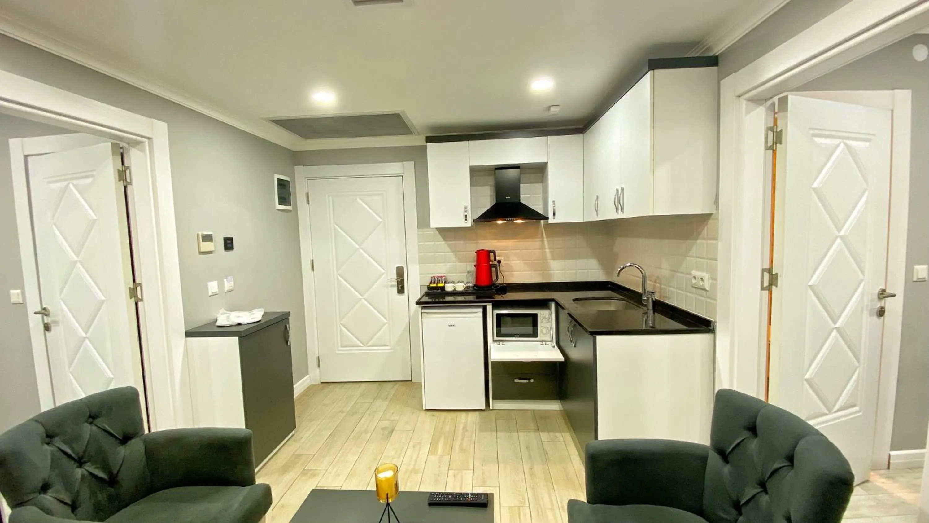 Kitchen or kitchenette in Heaven Suite Hotel