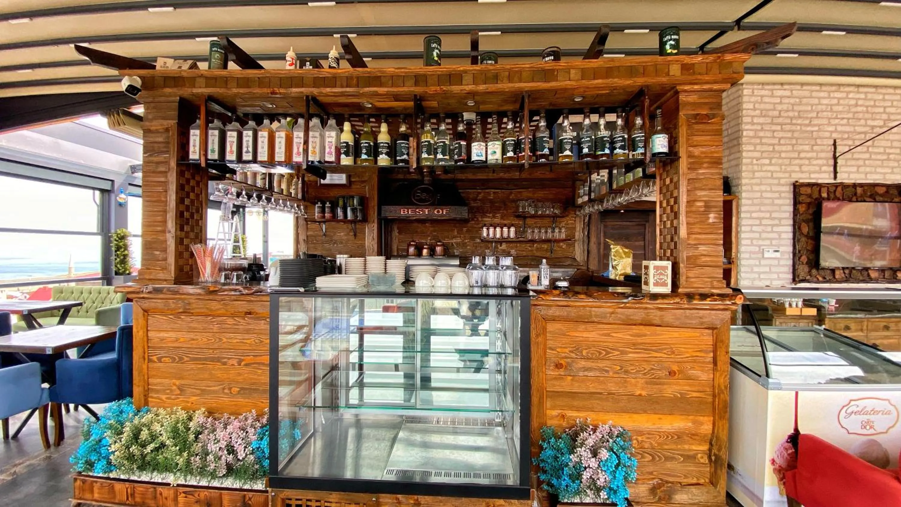 Lounge or bar in Heaven Suite Hotel