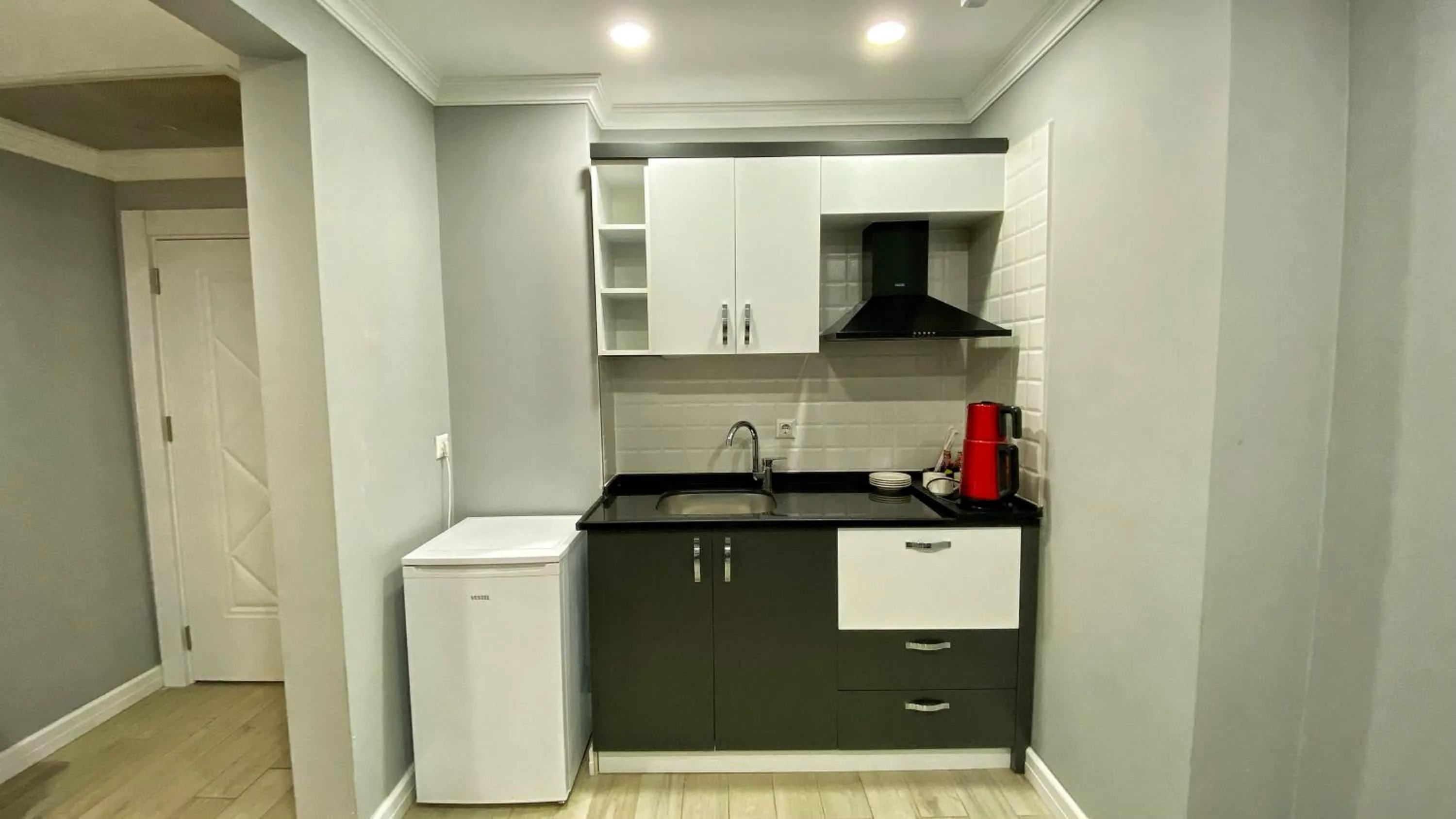 Kitchen or kitchenette in Heaven Suite Hotel