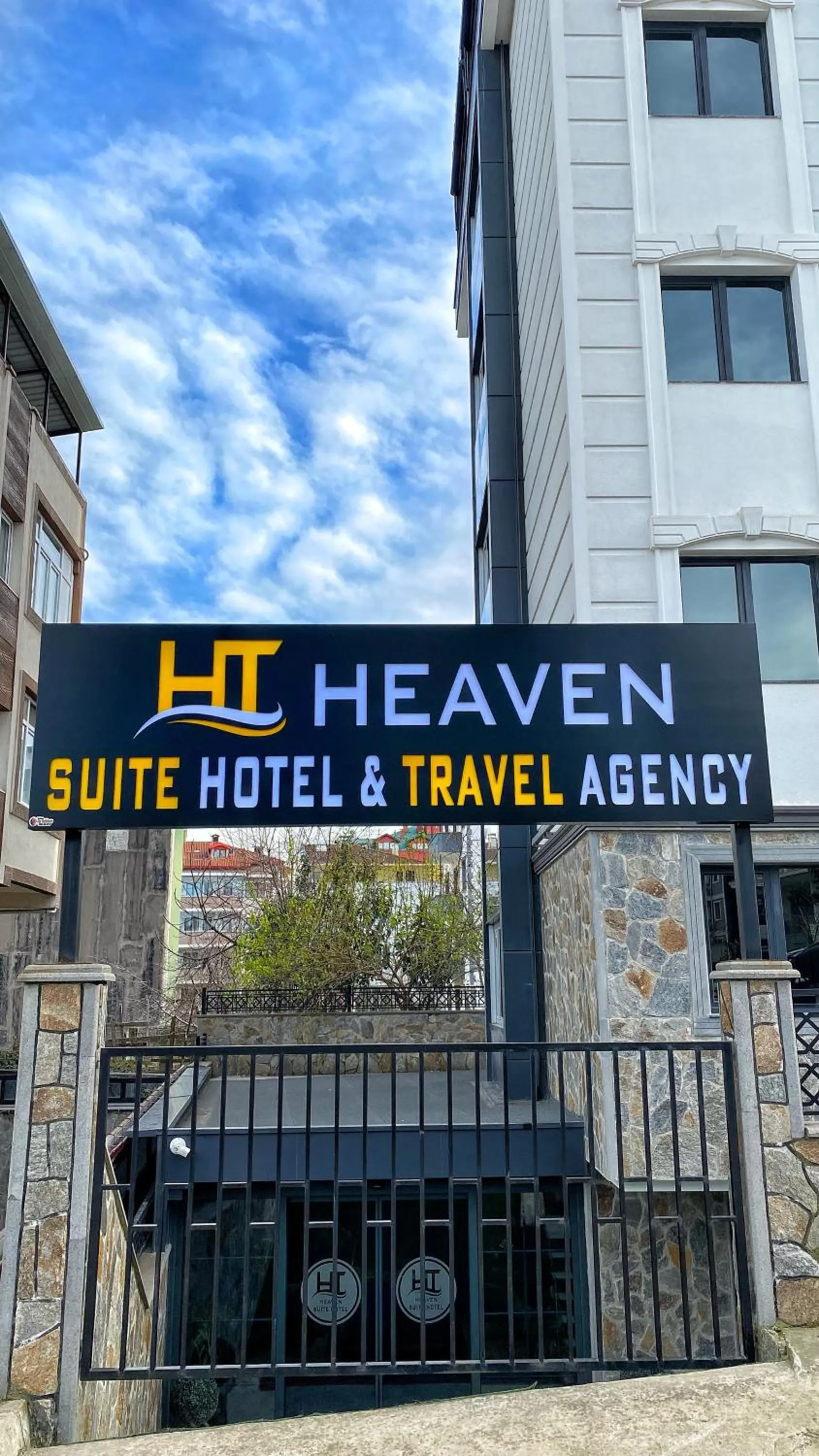 Facade/entrance in Heaven Suite Hotel