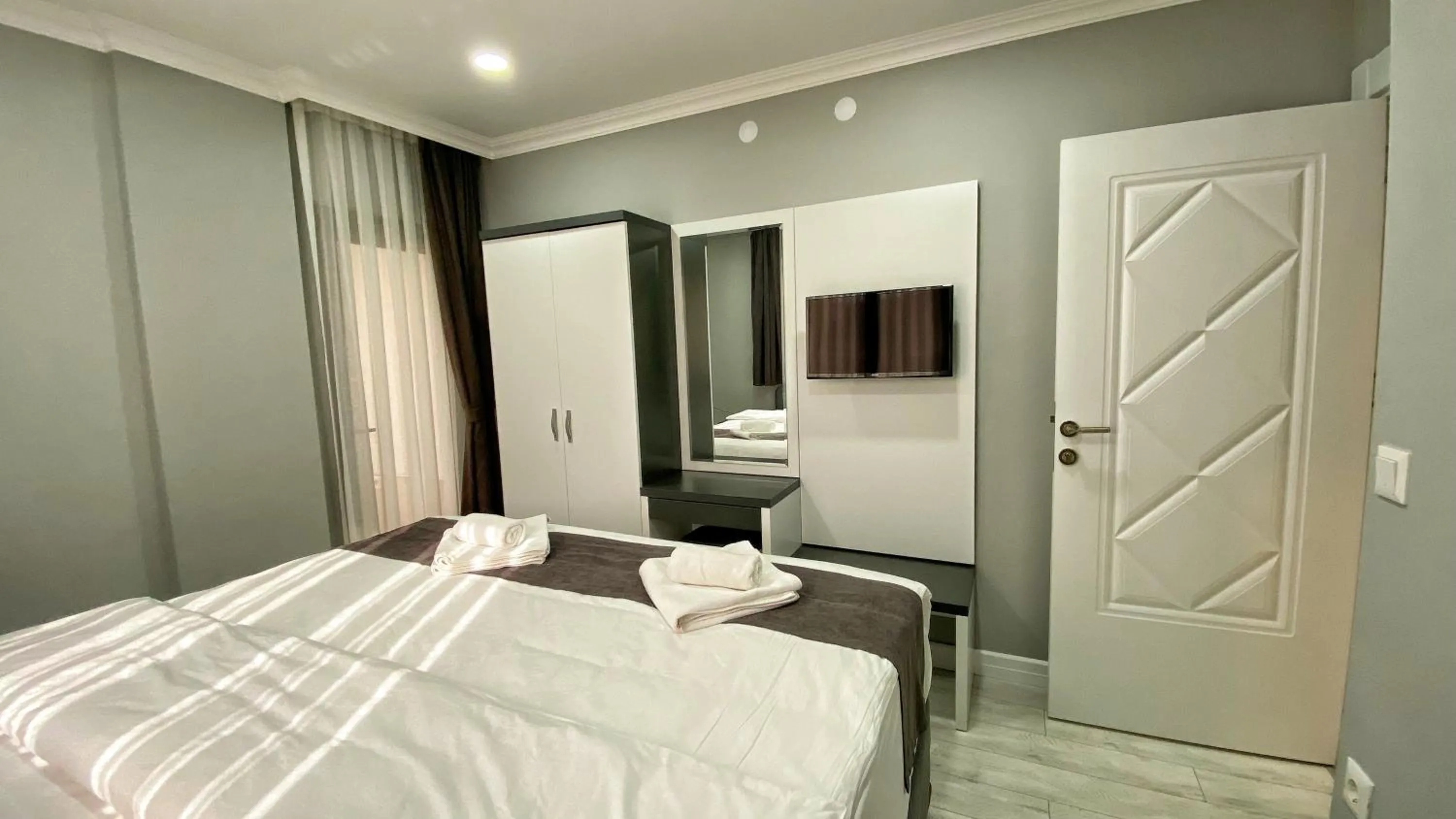 Bed in Heaven Suite Hotel