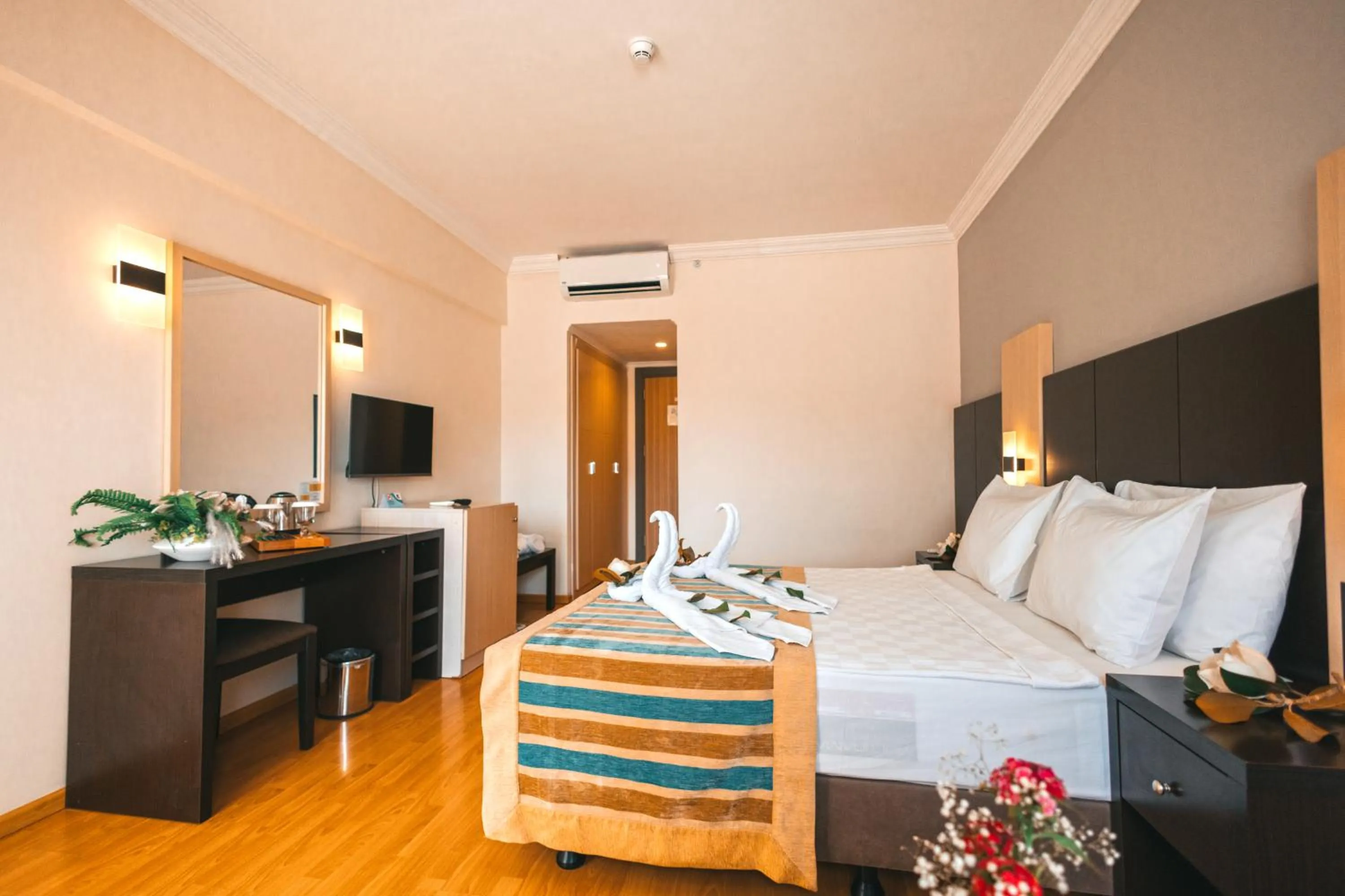 Bed in Viking Garden Hotel