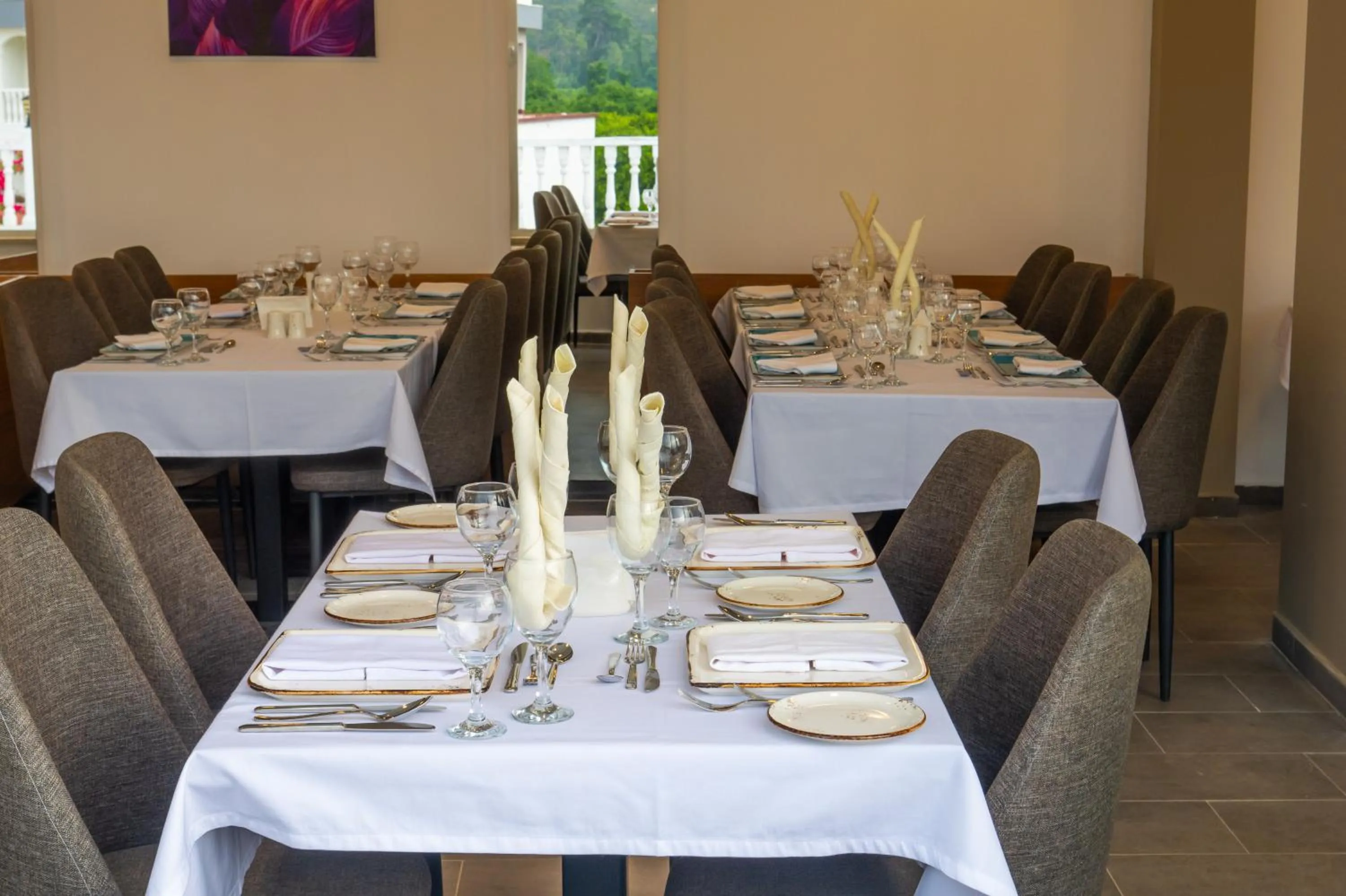 Restaurant/places to eat in Viking Garden Hotel