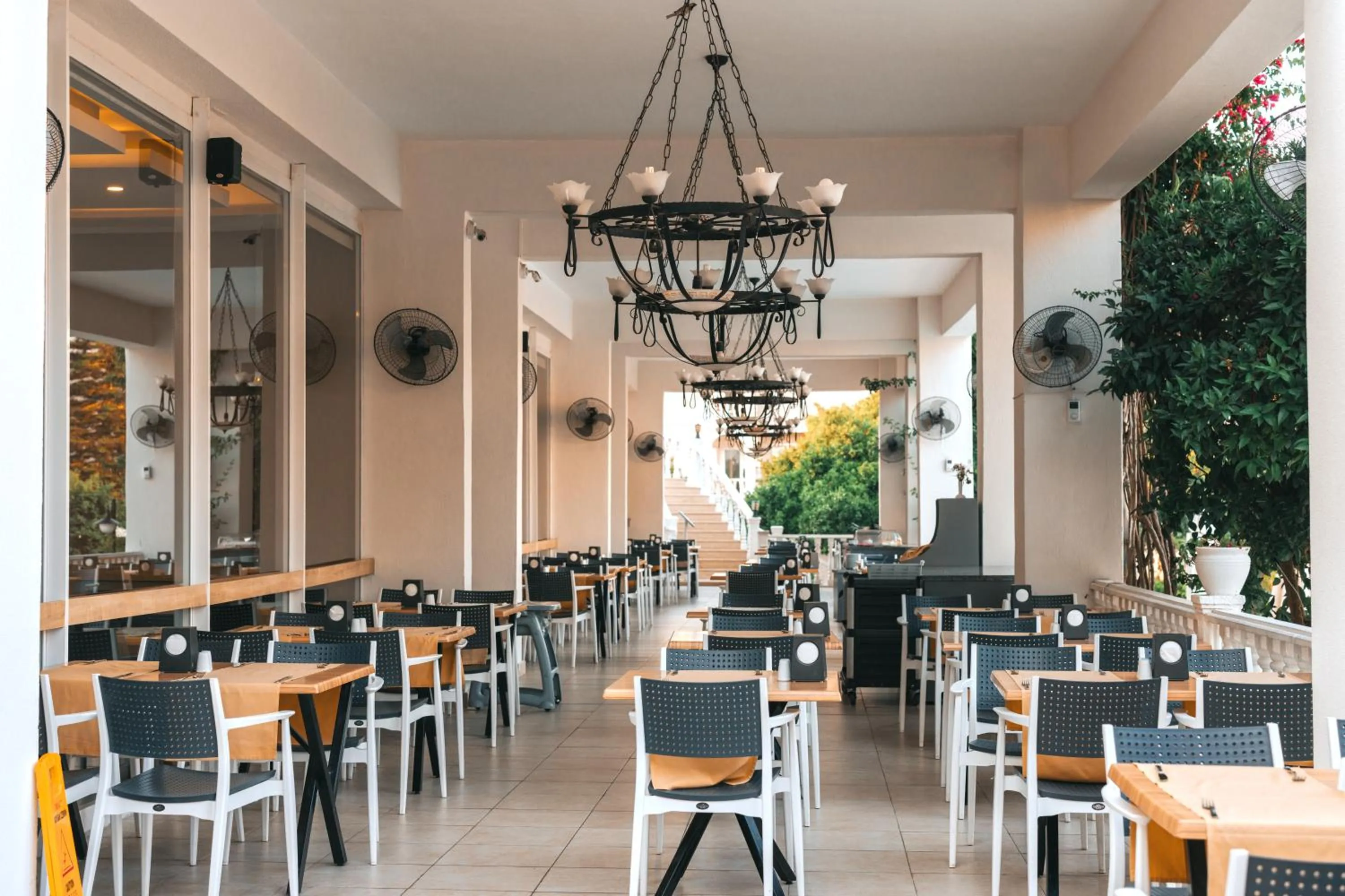 Restaurant/places to eat in Viking Garden Hotel