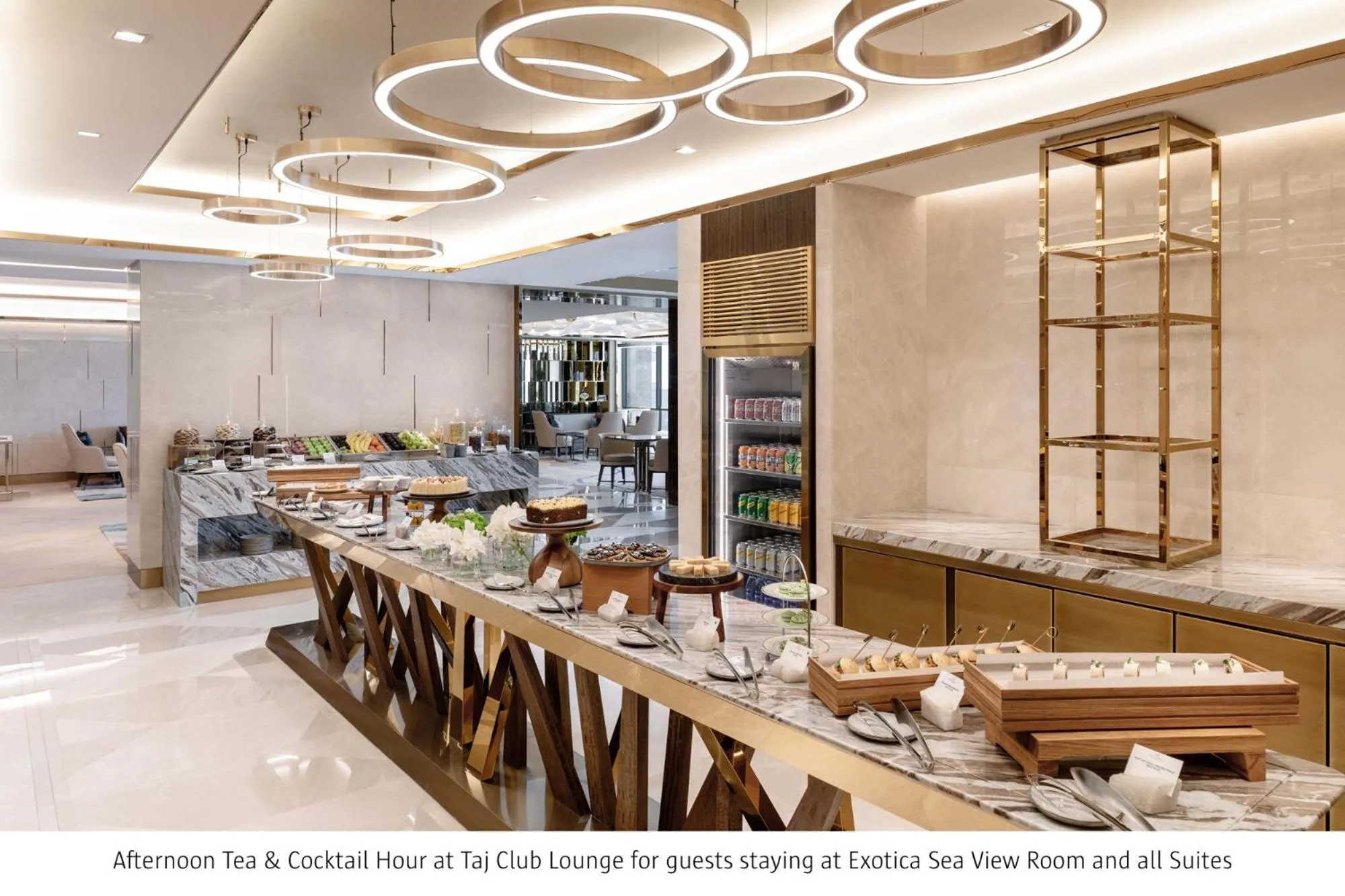 Lounge or bar in Taj Exotica Resort & Spa, The Palm, Dubai