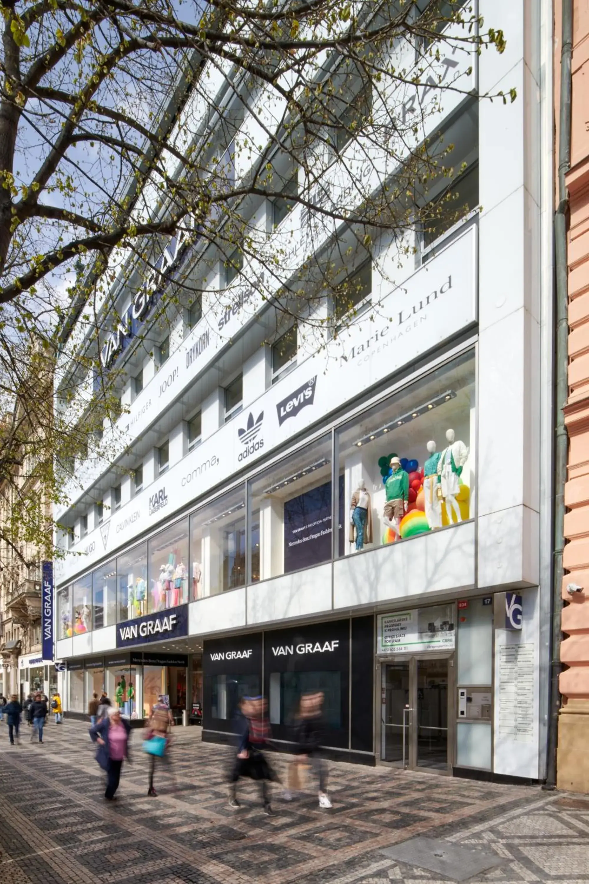 Property building in VN17 Rooftop Suites by Adrez Property building in VN17 Rooftop Suites by Adrez