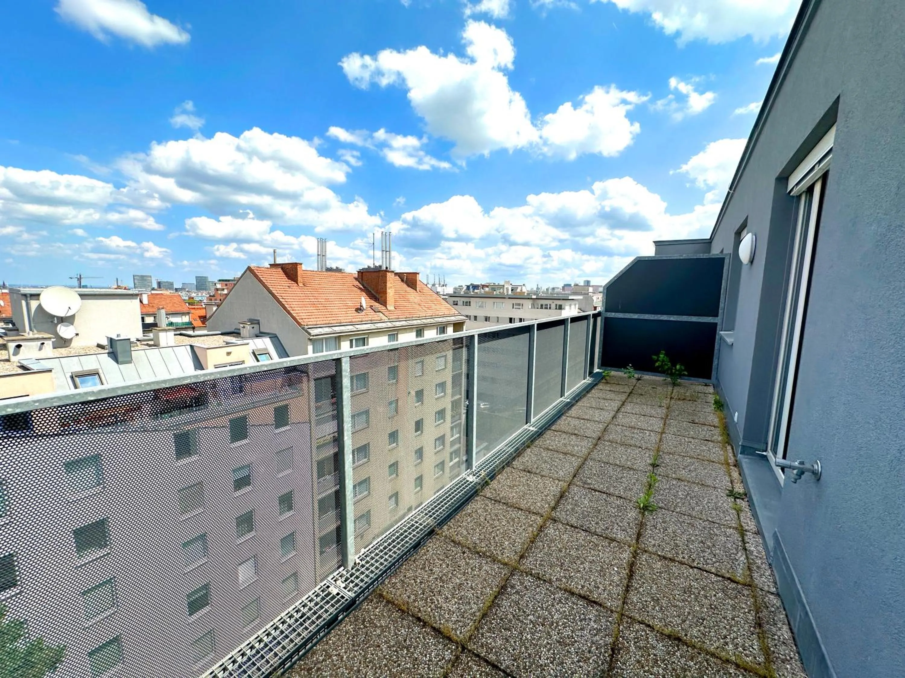 Balcony/Terrace in Jimmy's Apartments Dandelion