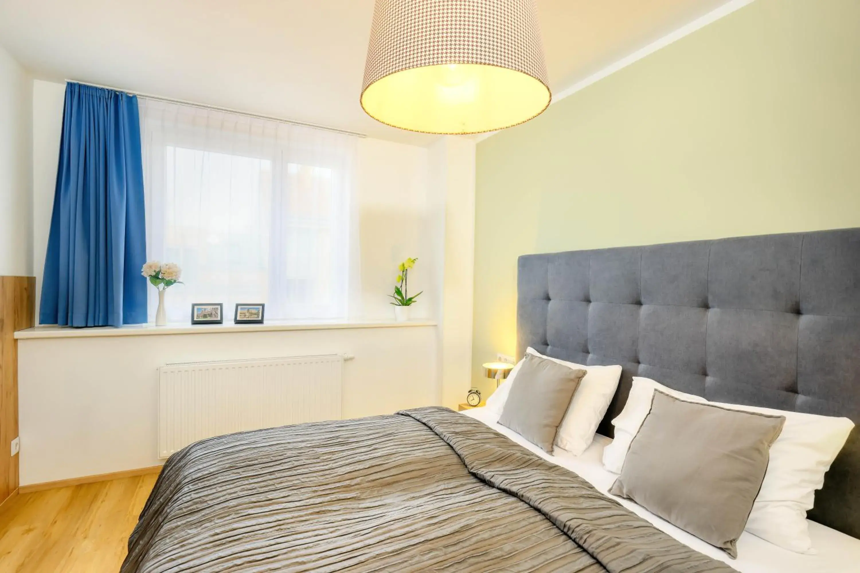 Bed in Jimmy's Apartments Dandelion Bed in Jimmy's Apartments Dandelion