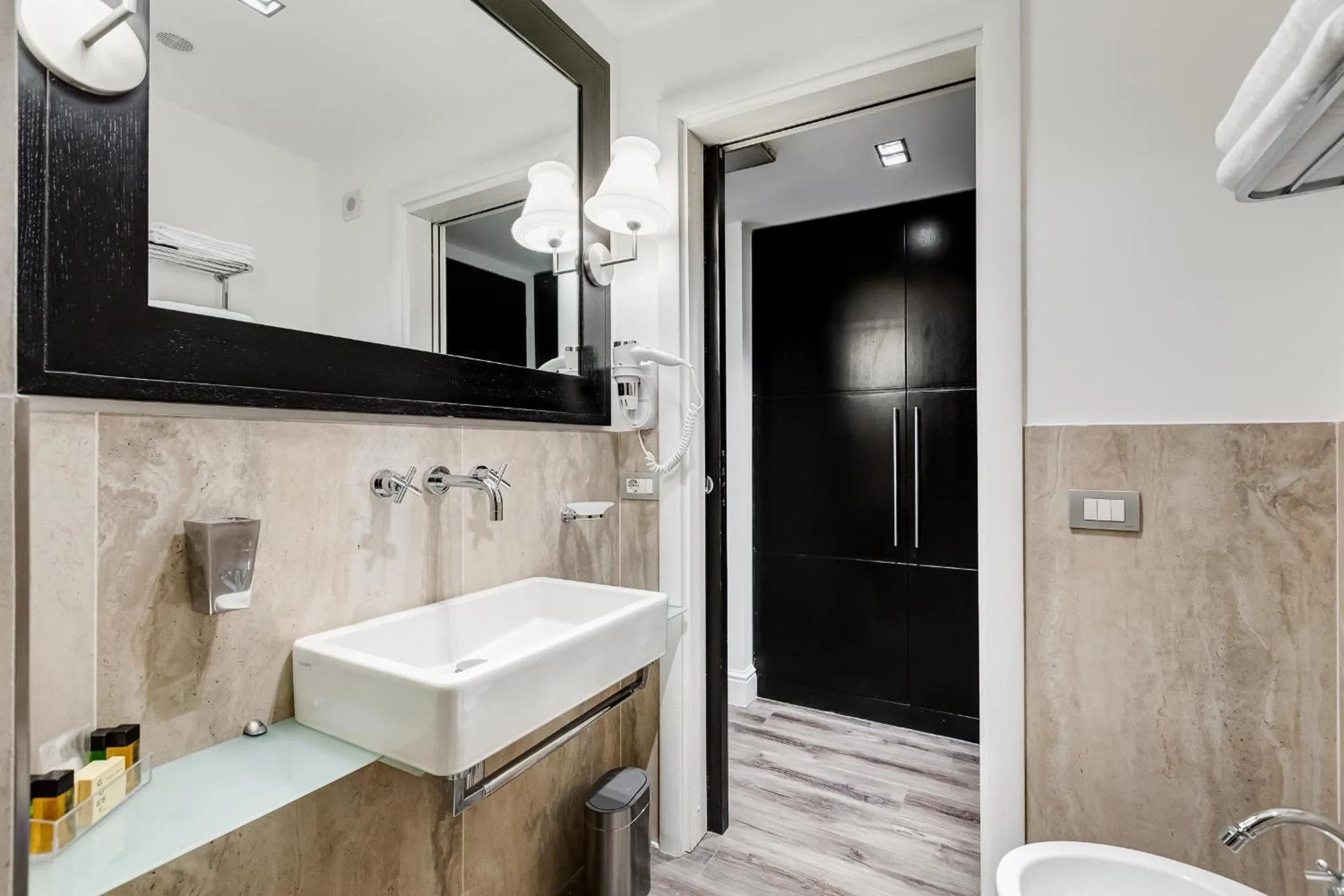 Residenza A -Via Veneto Fashion Rooms -self check-in