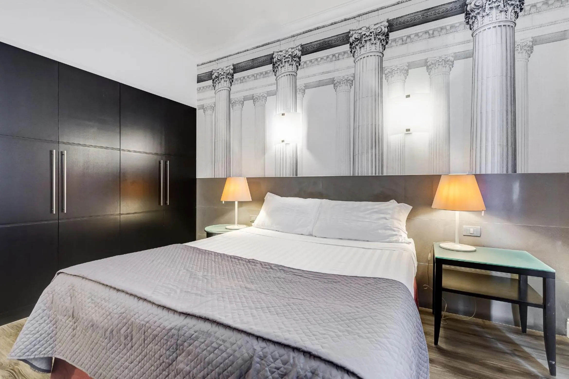 Bed in Residenza A -Via Veneto Fashion Rooms -self check-in