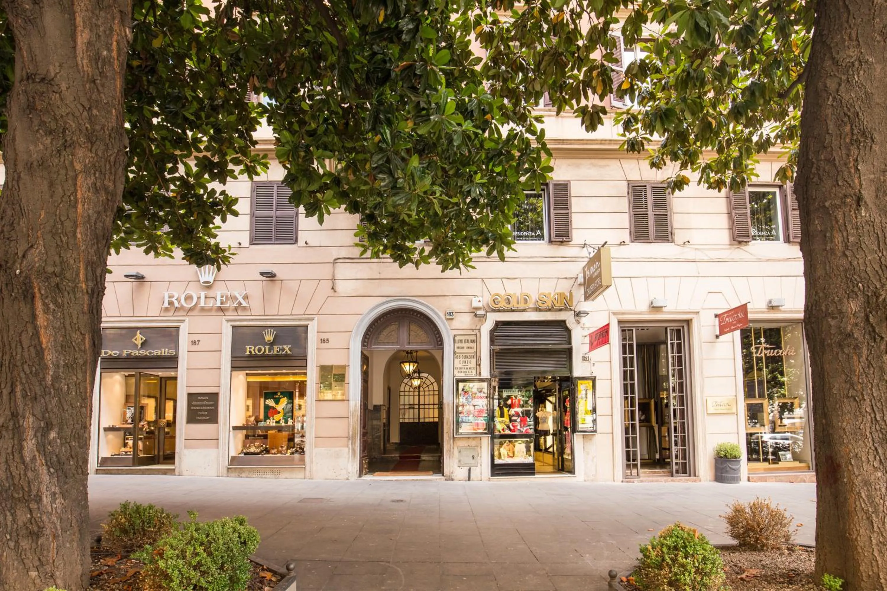 Street view in Residenza A -Via Veneto Fashion Rooms -self check-in