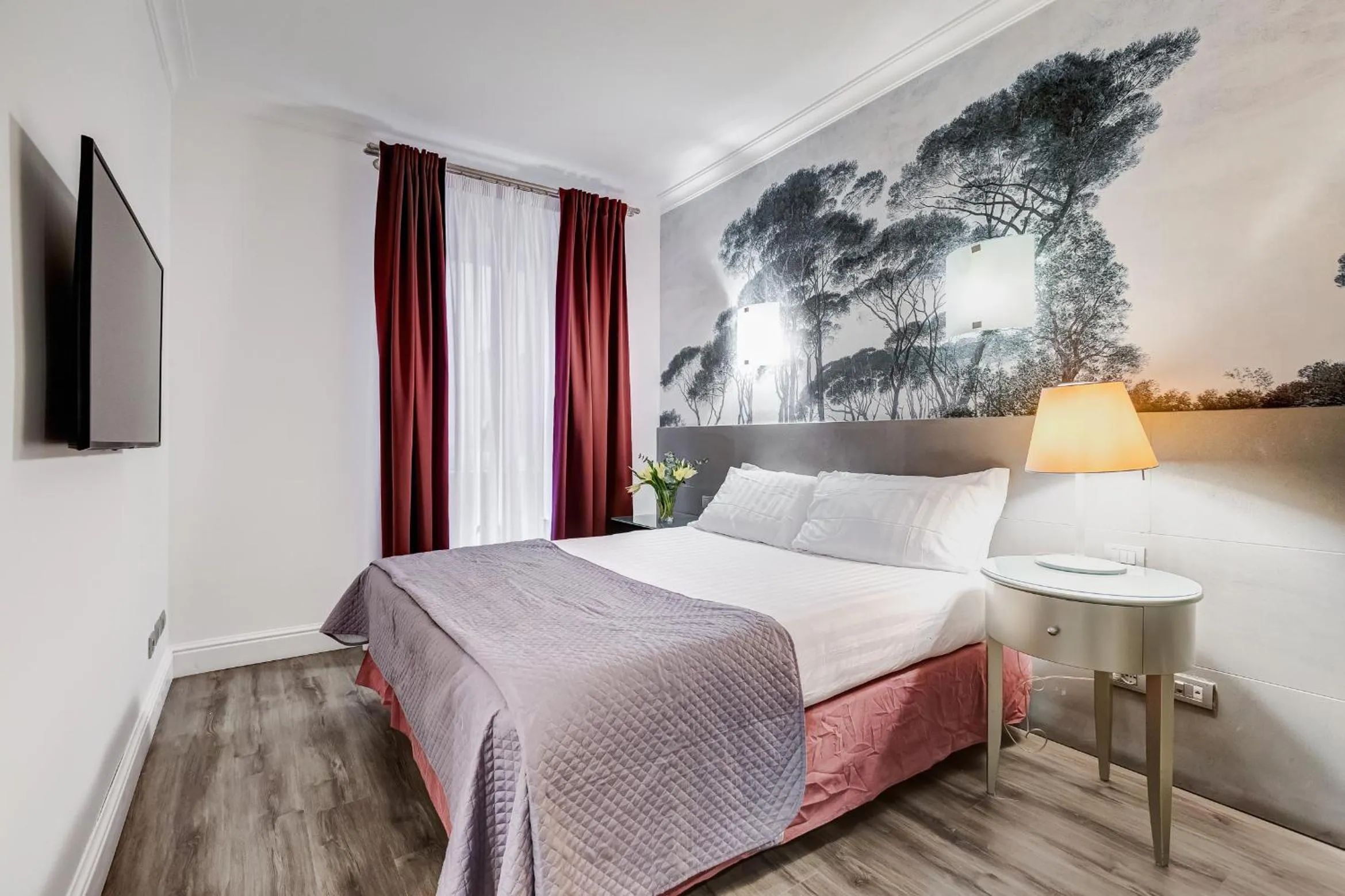 Bed in Residenza A -Via Veneto Fashion Rooms -self check-in